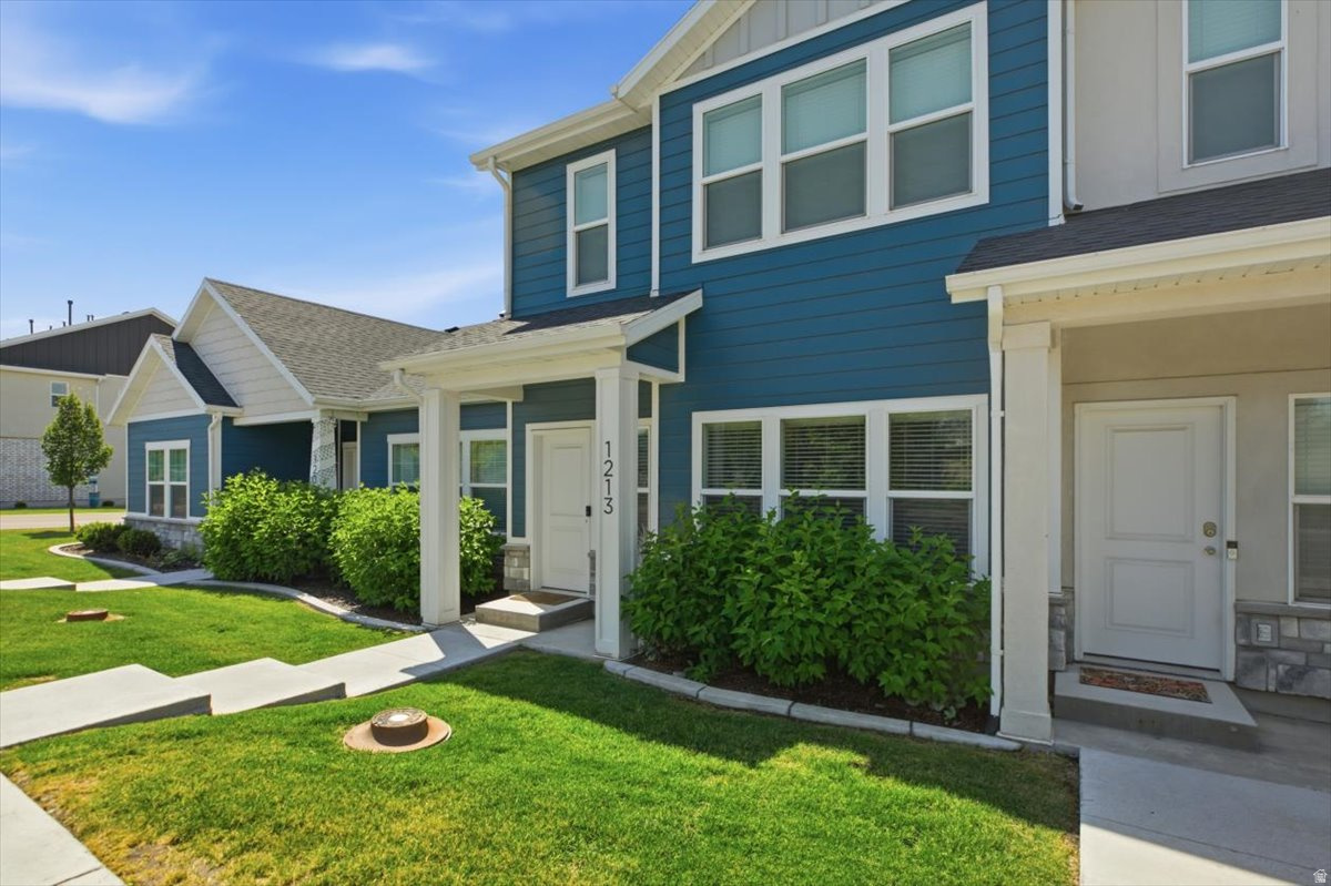 WOODMORE POINTE SUBDV - Residential