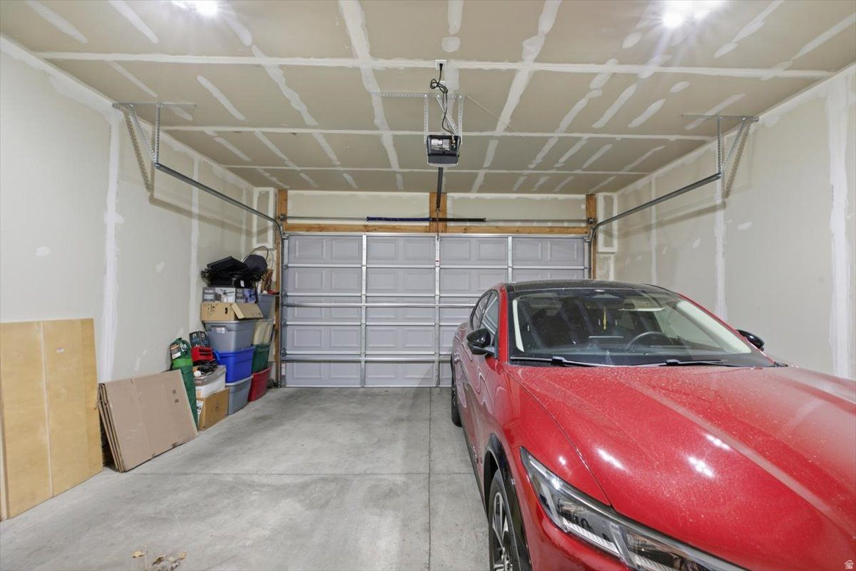 WOODMORE POINTE SUBDV - Residential