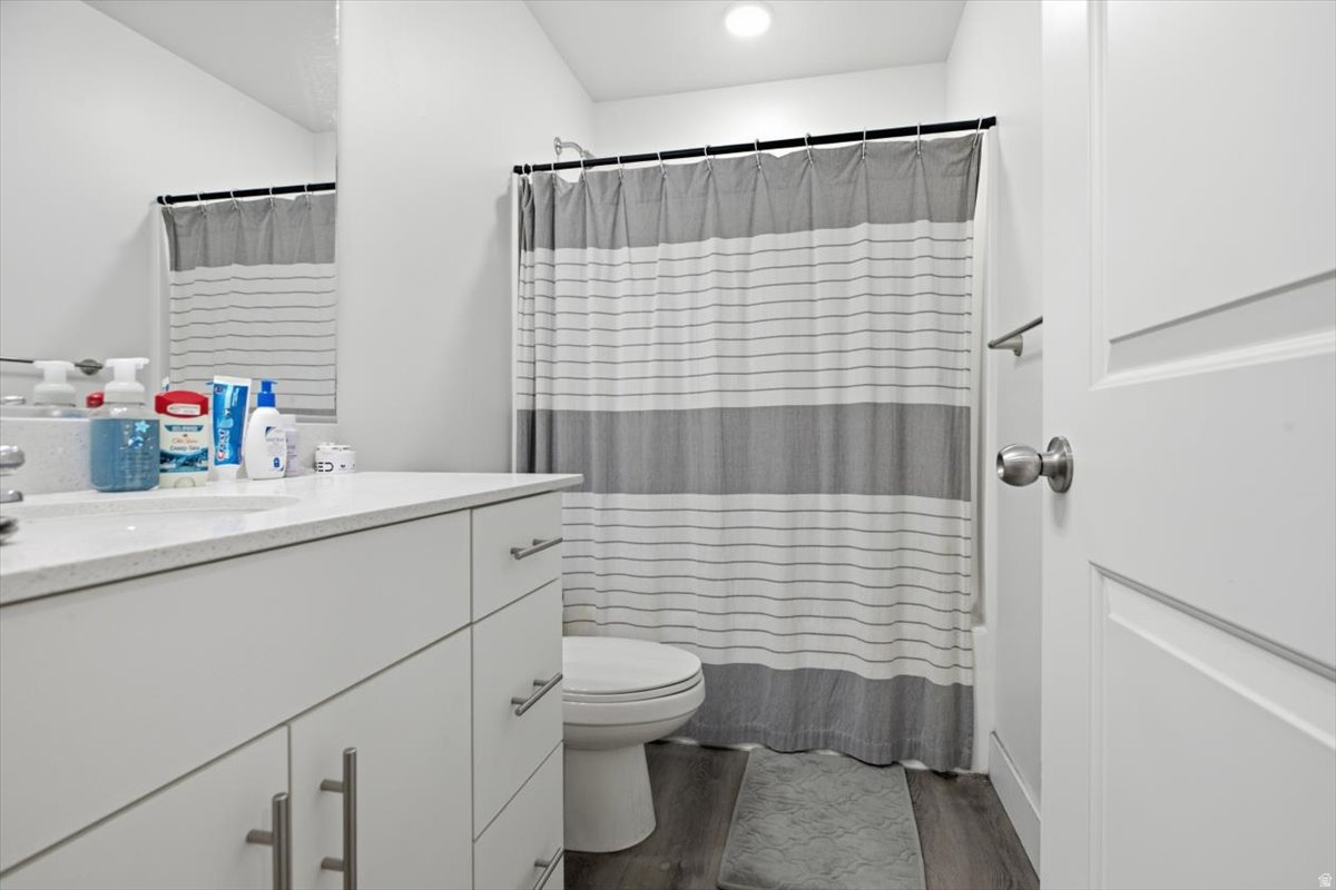 WOODMORE POINTE SUBDV - Residential