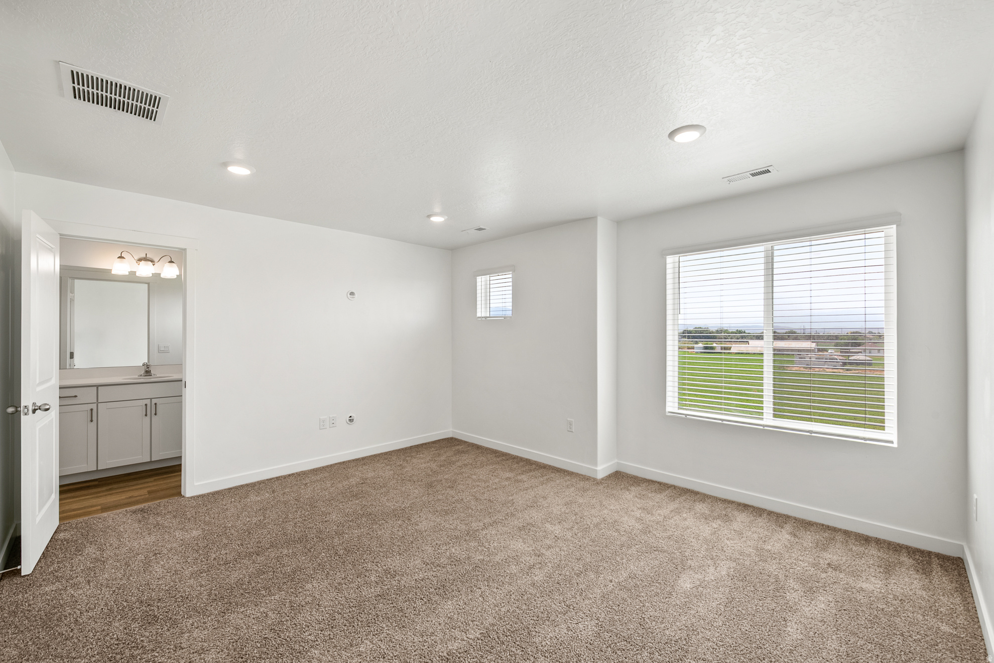 EDGEWATER - Residential