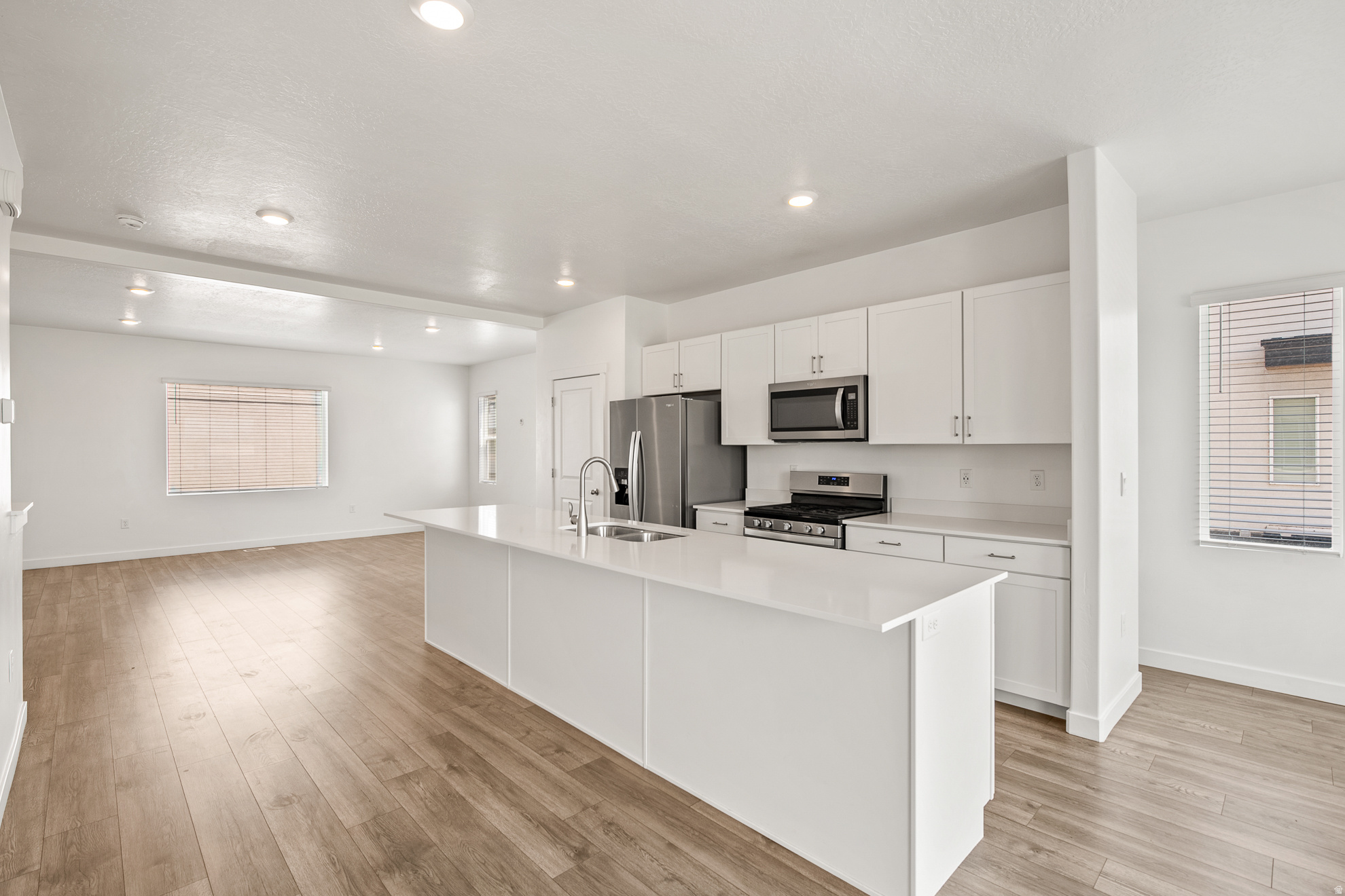 EDGEWATER - Residential