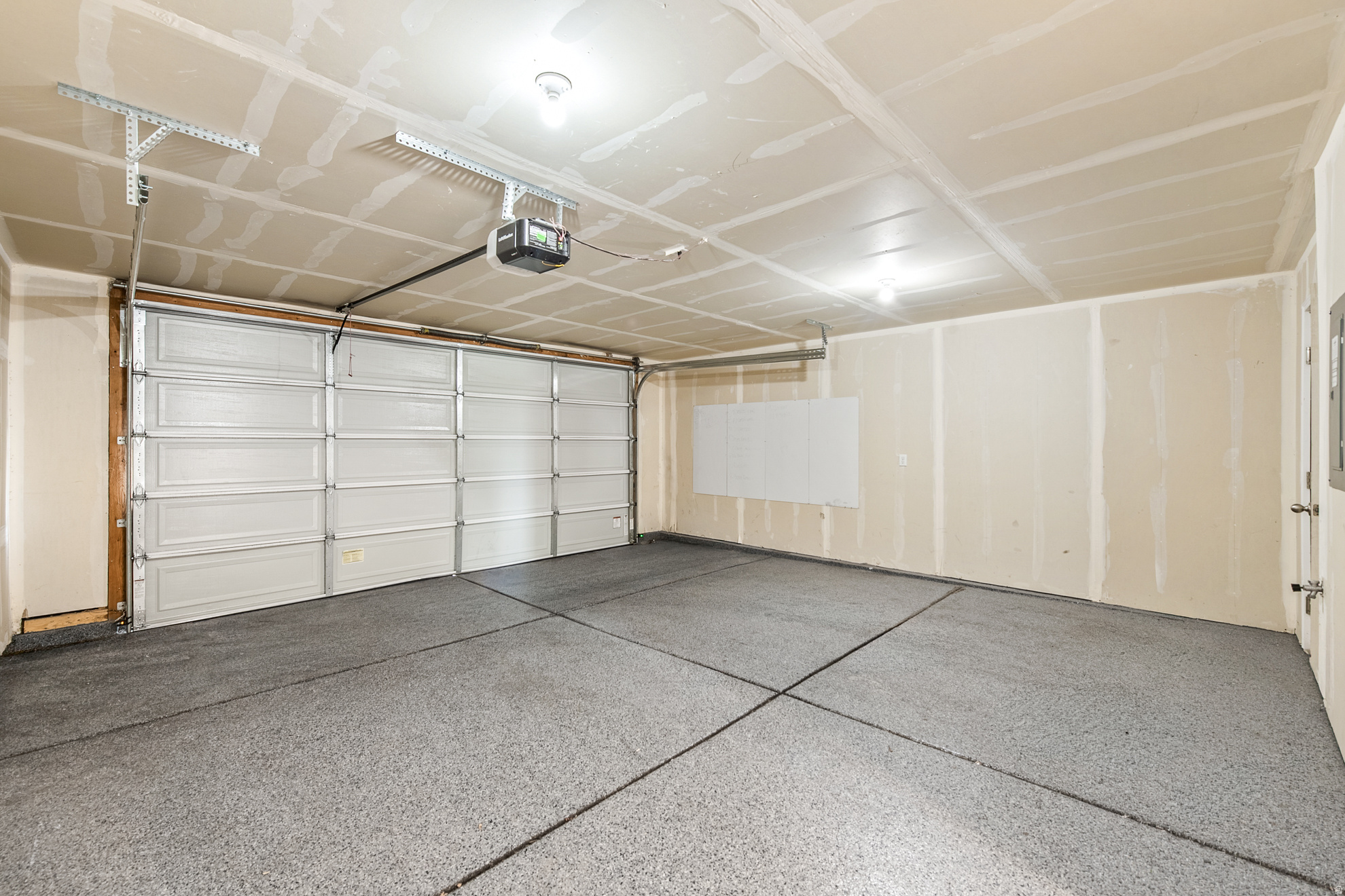 EDGEWATER - Residential