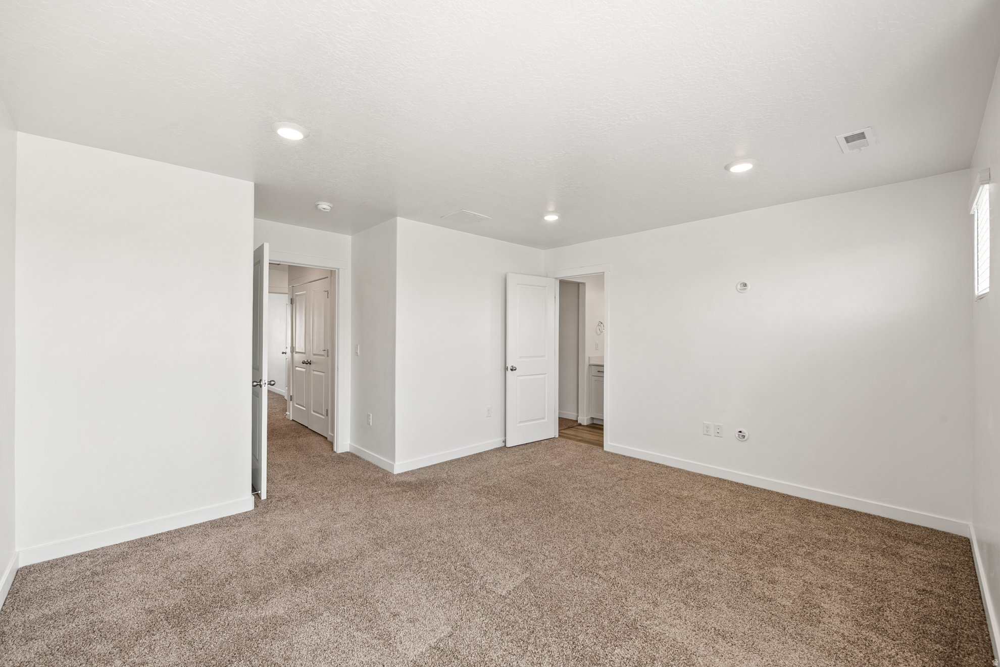EDGEWATER - Residential