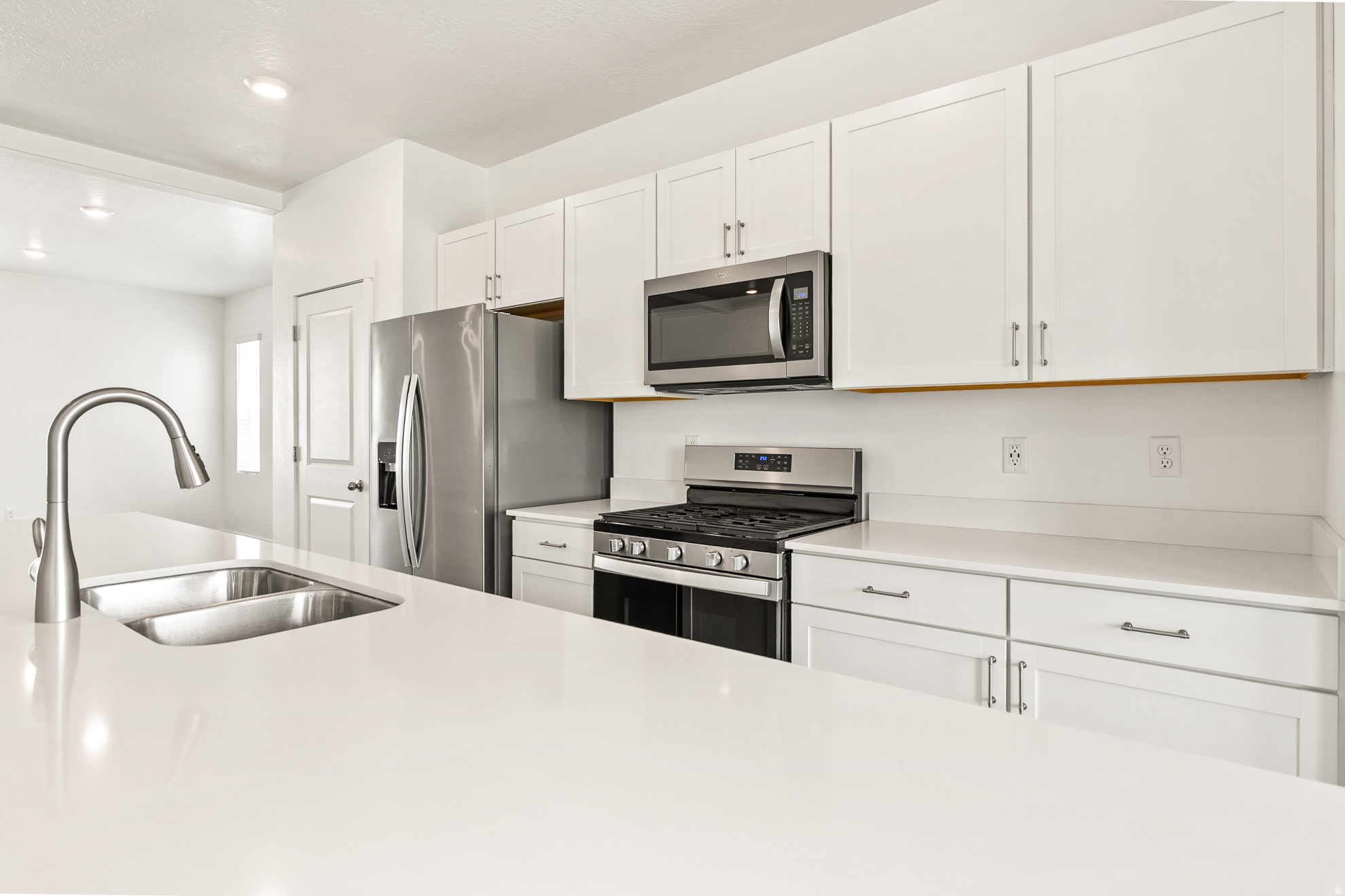 EDGEWATER - Residential