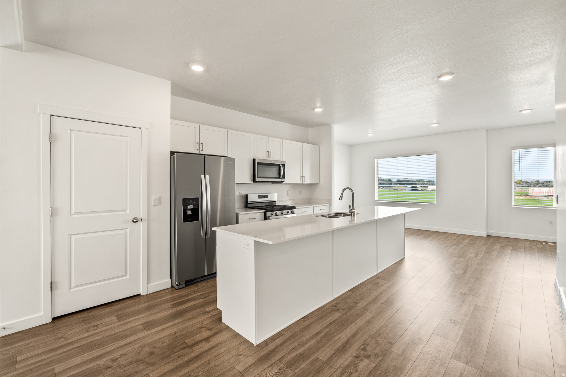 EDGEWATER - Residential