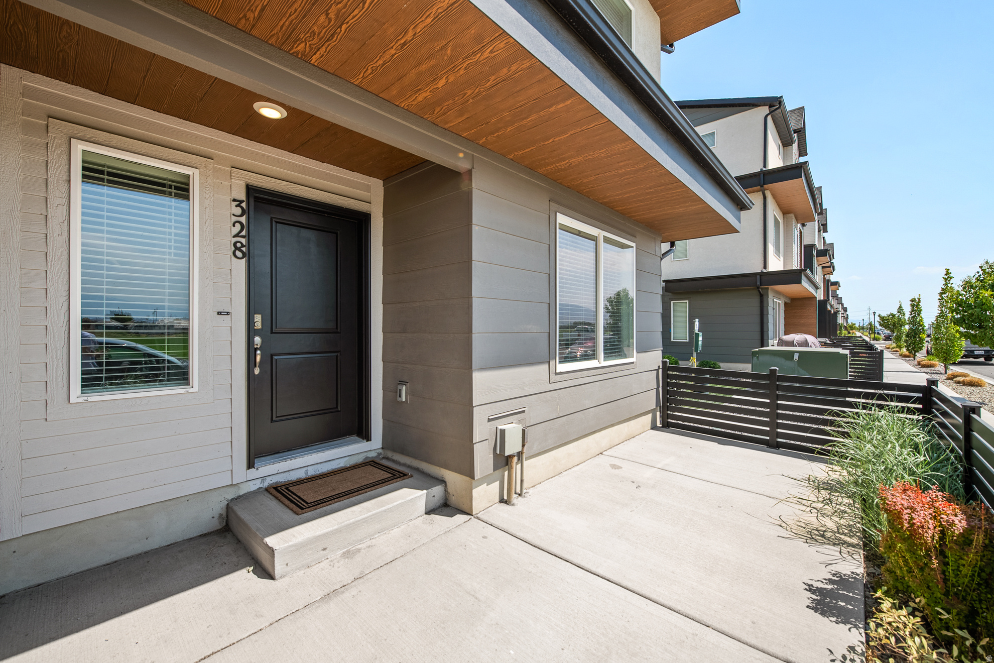 EDGEWATER - Residential