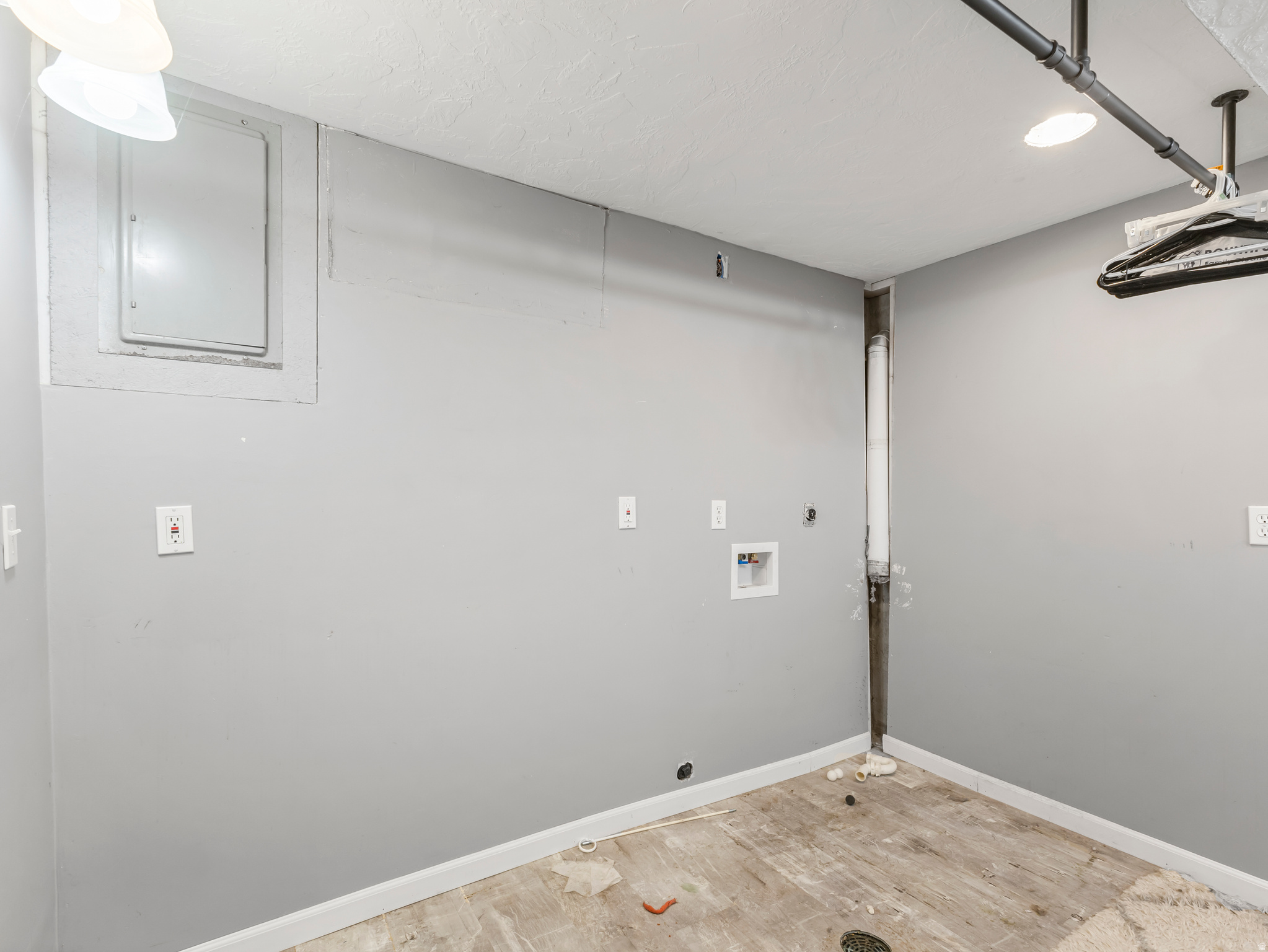RANDALL WAY - Residential