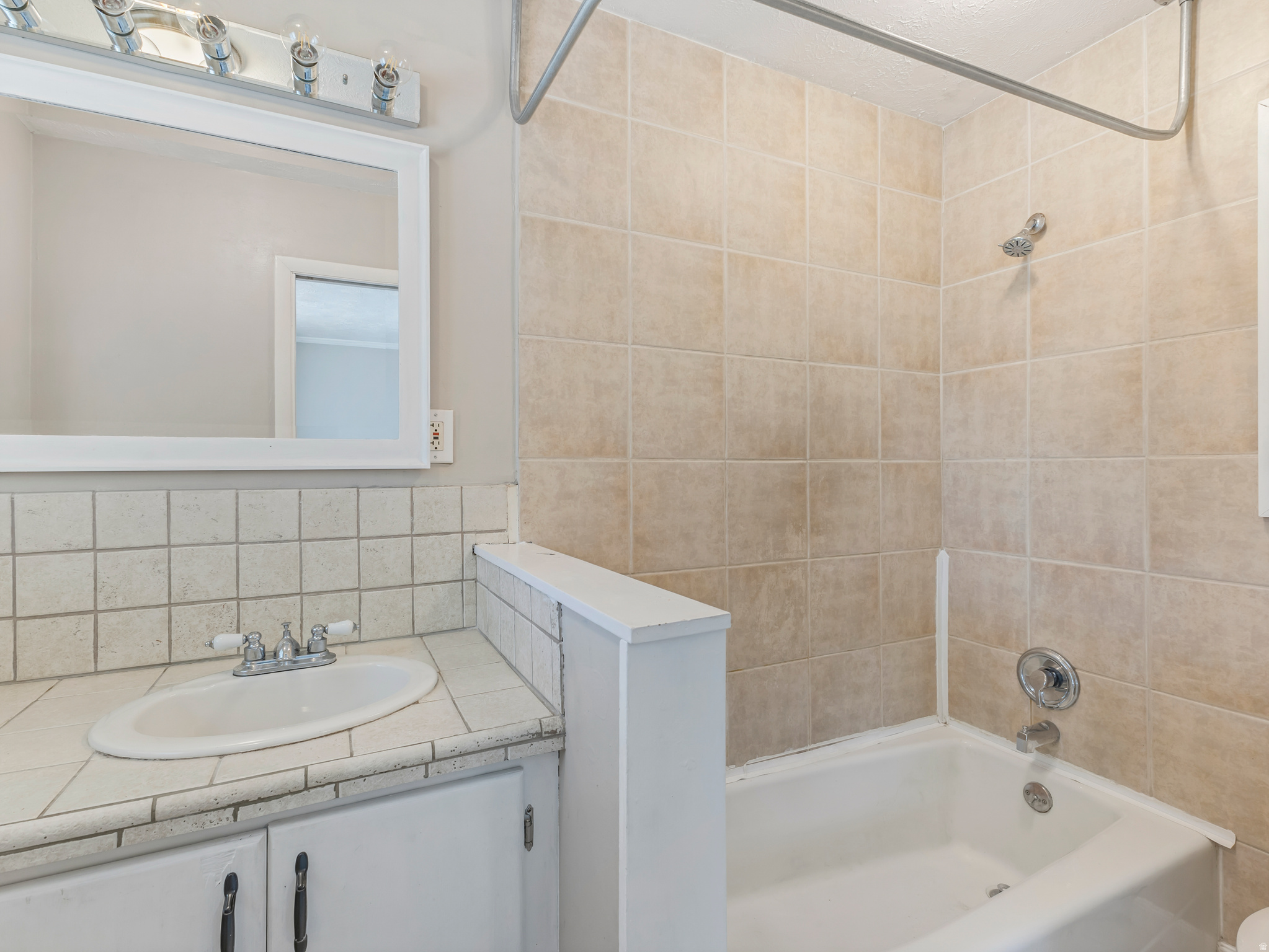 RANDALL WAY - Residential