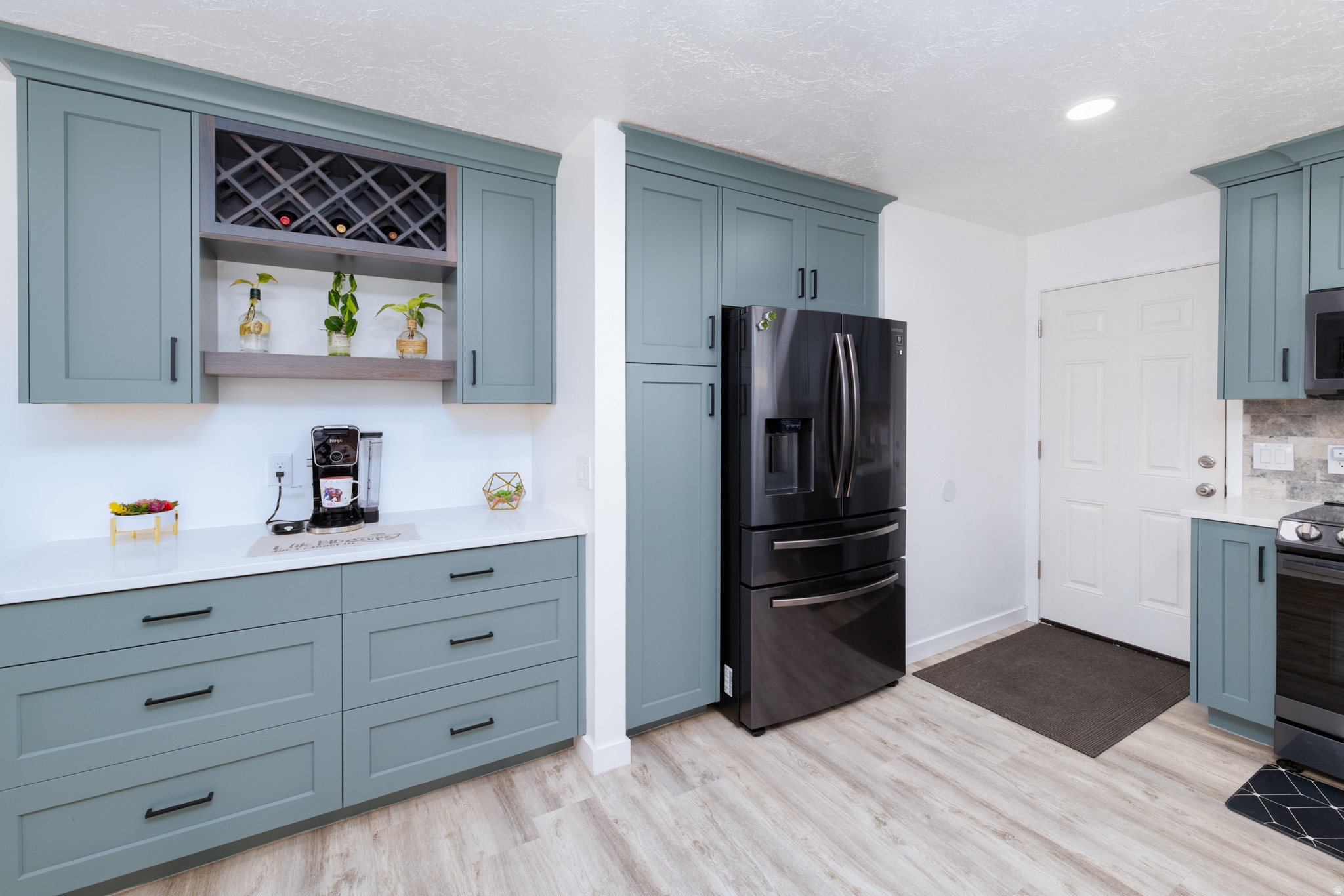 COLONY WEST - Residential