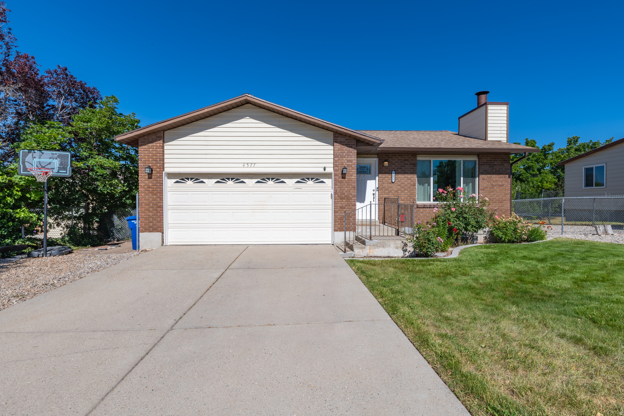 COLONY WEST - Residential