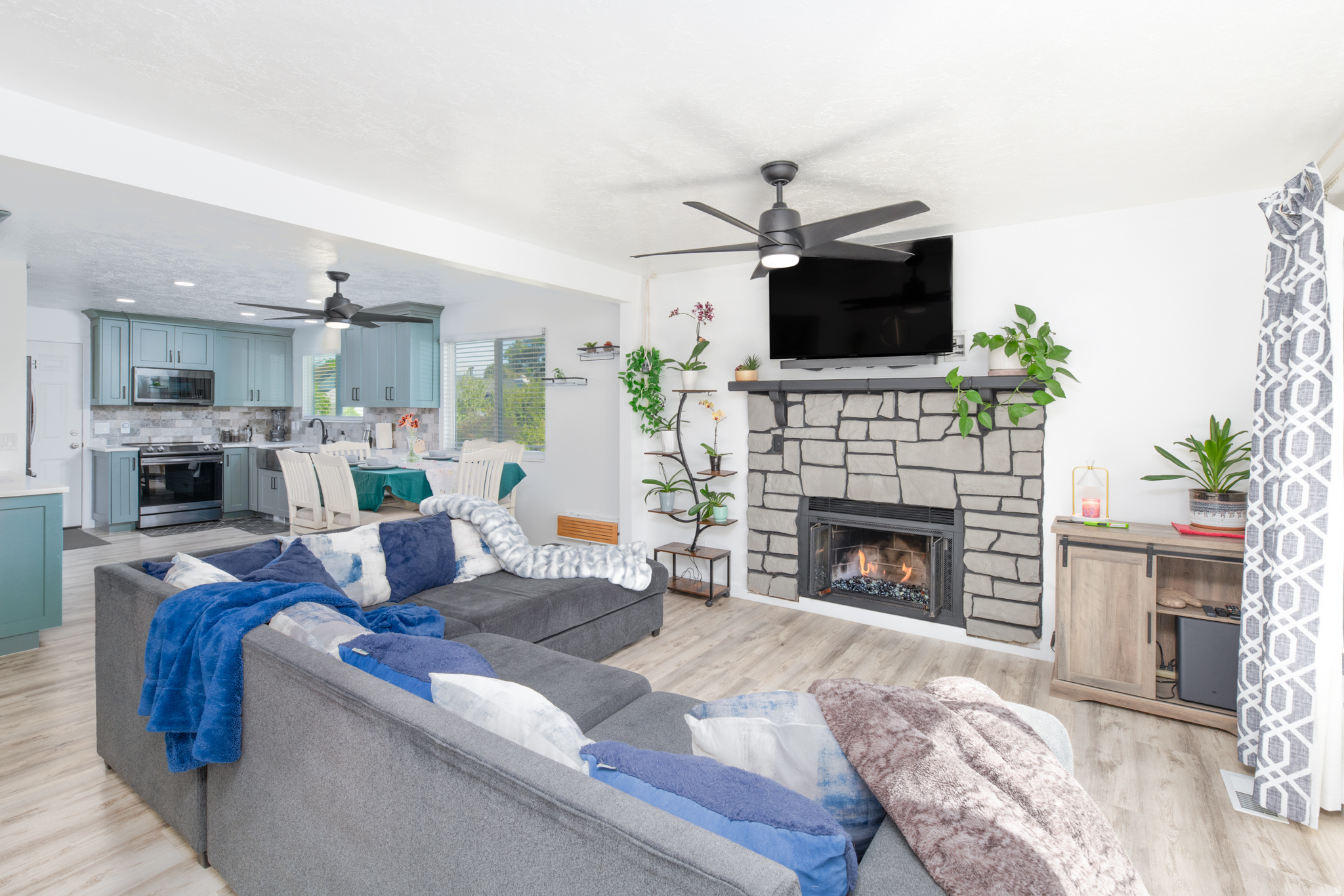 COLONY WEST - Residential