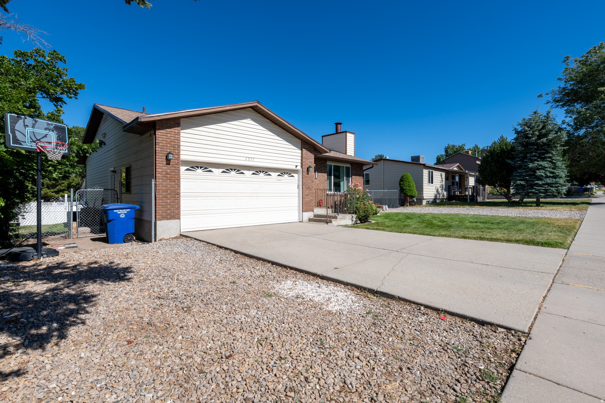 COLONY WEST - Residential