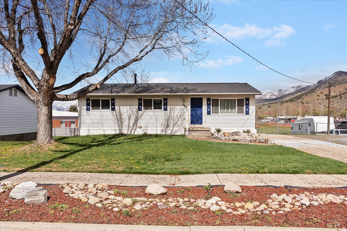 IMPERIAL ESTATES - Residential