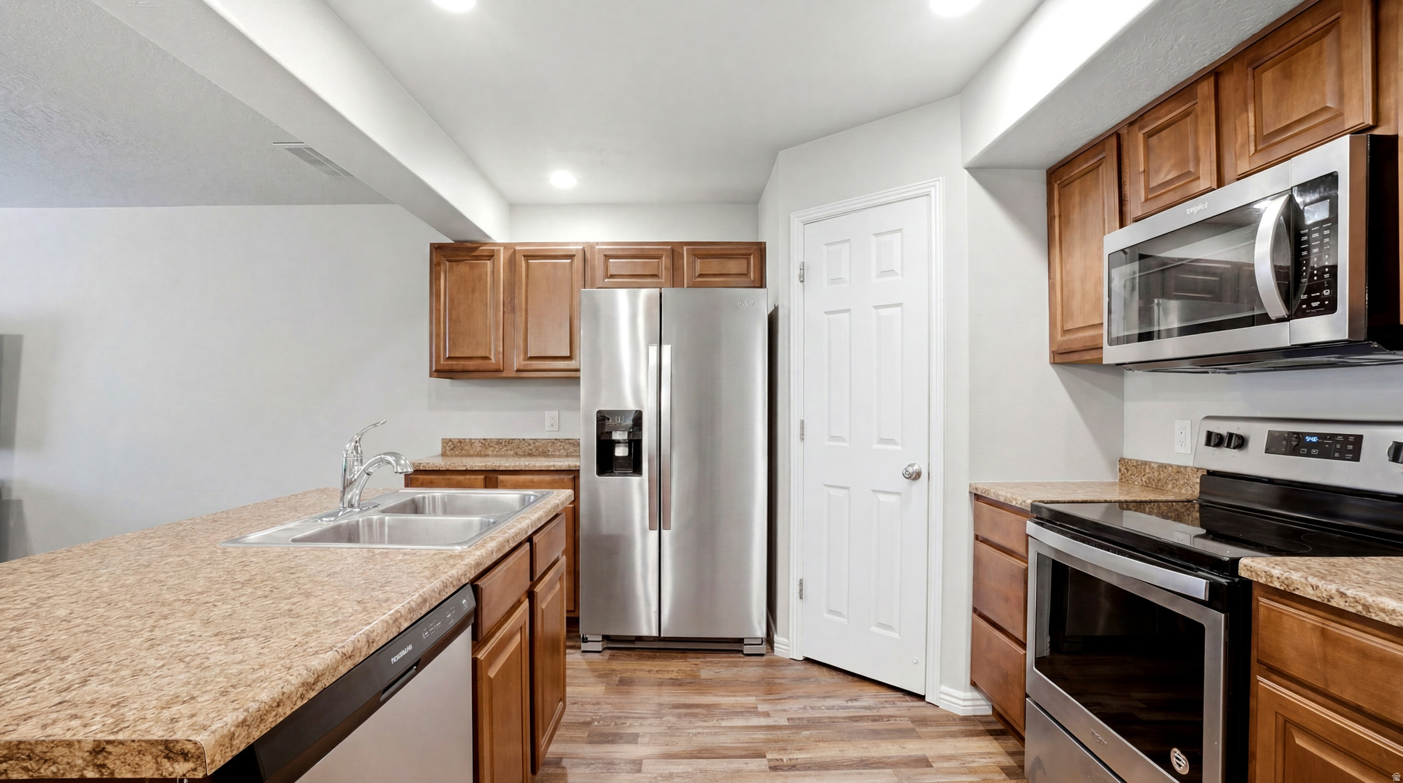 WHISPERING WILLOWS - Residential