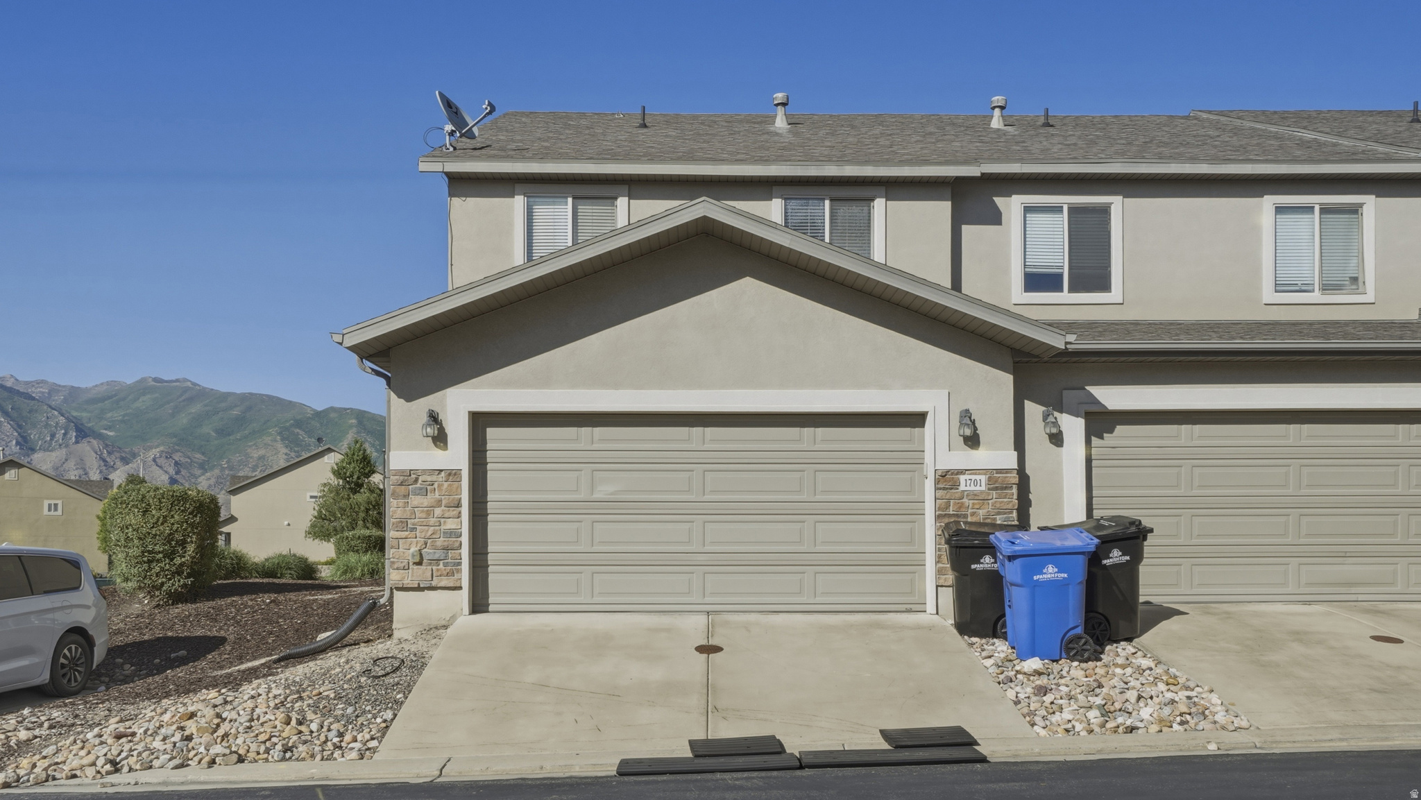 WHISPERING WILLOWS - Residential