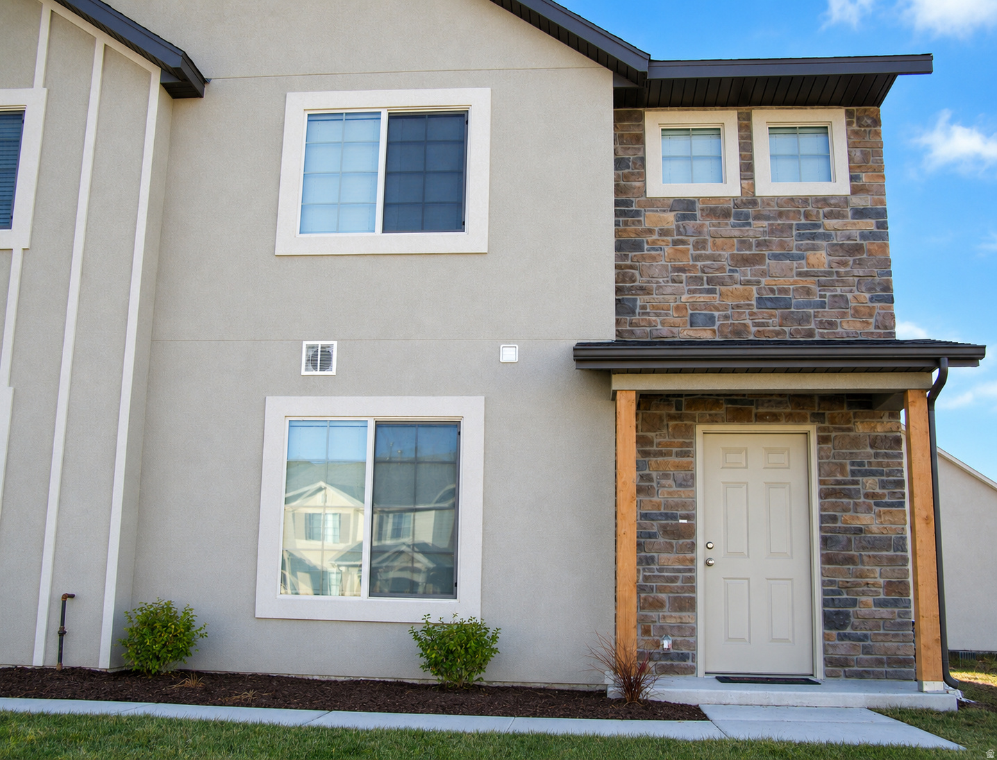 WHISPERING WILLOWS - Residential
