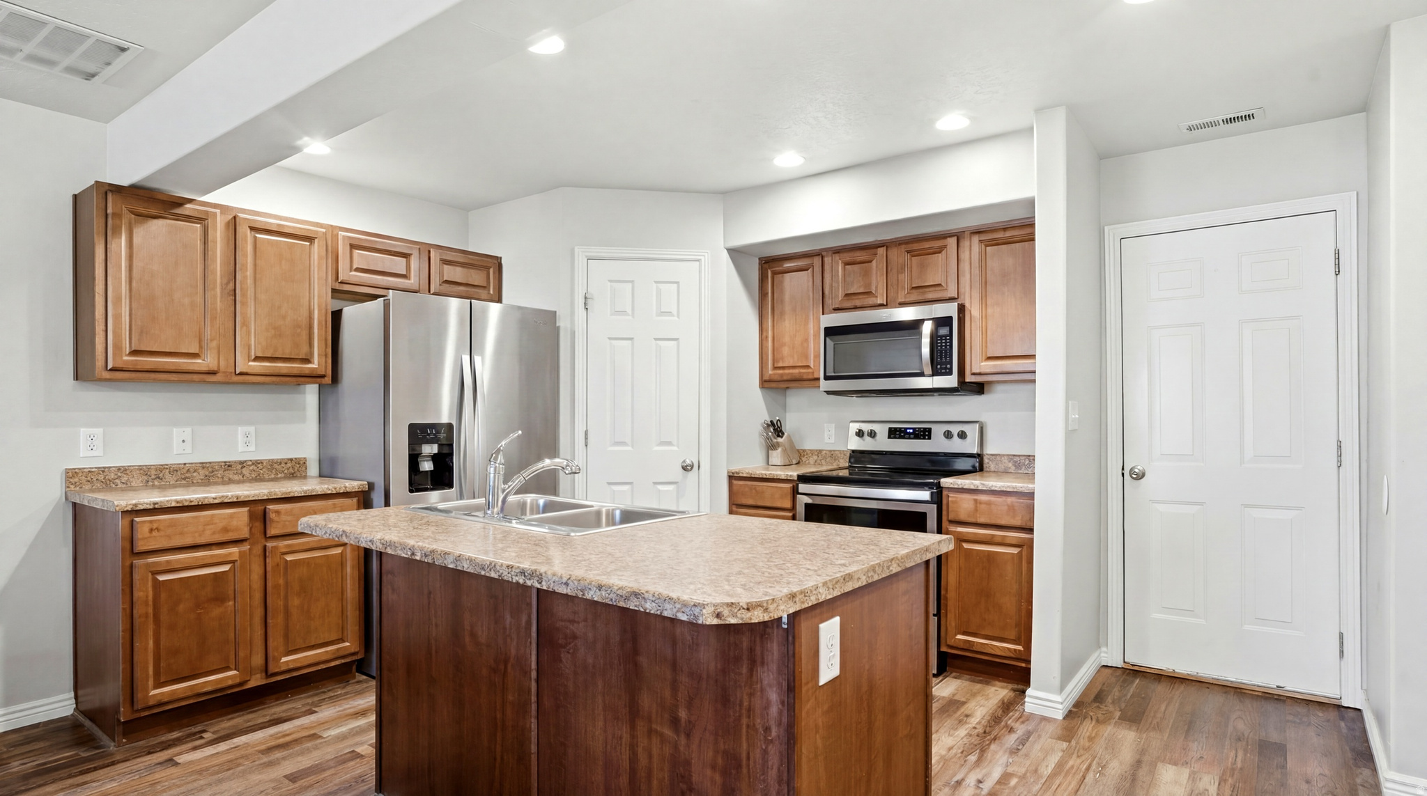 WHISPERING WILLOWS - Residential