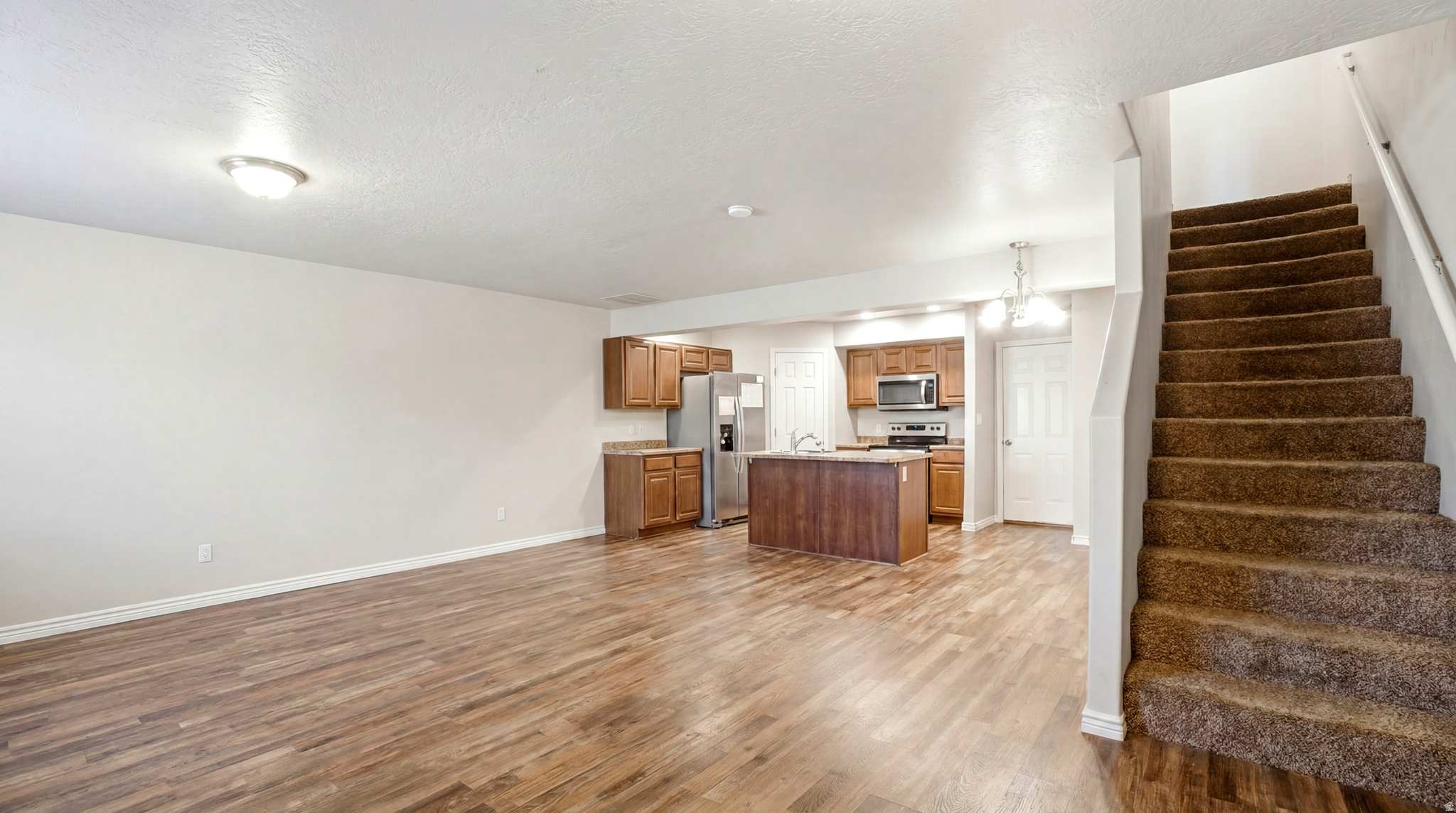 WHISPERING WILLOWS - Residential