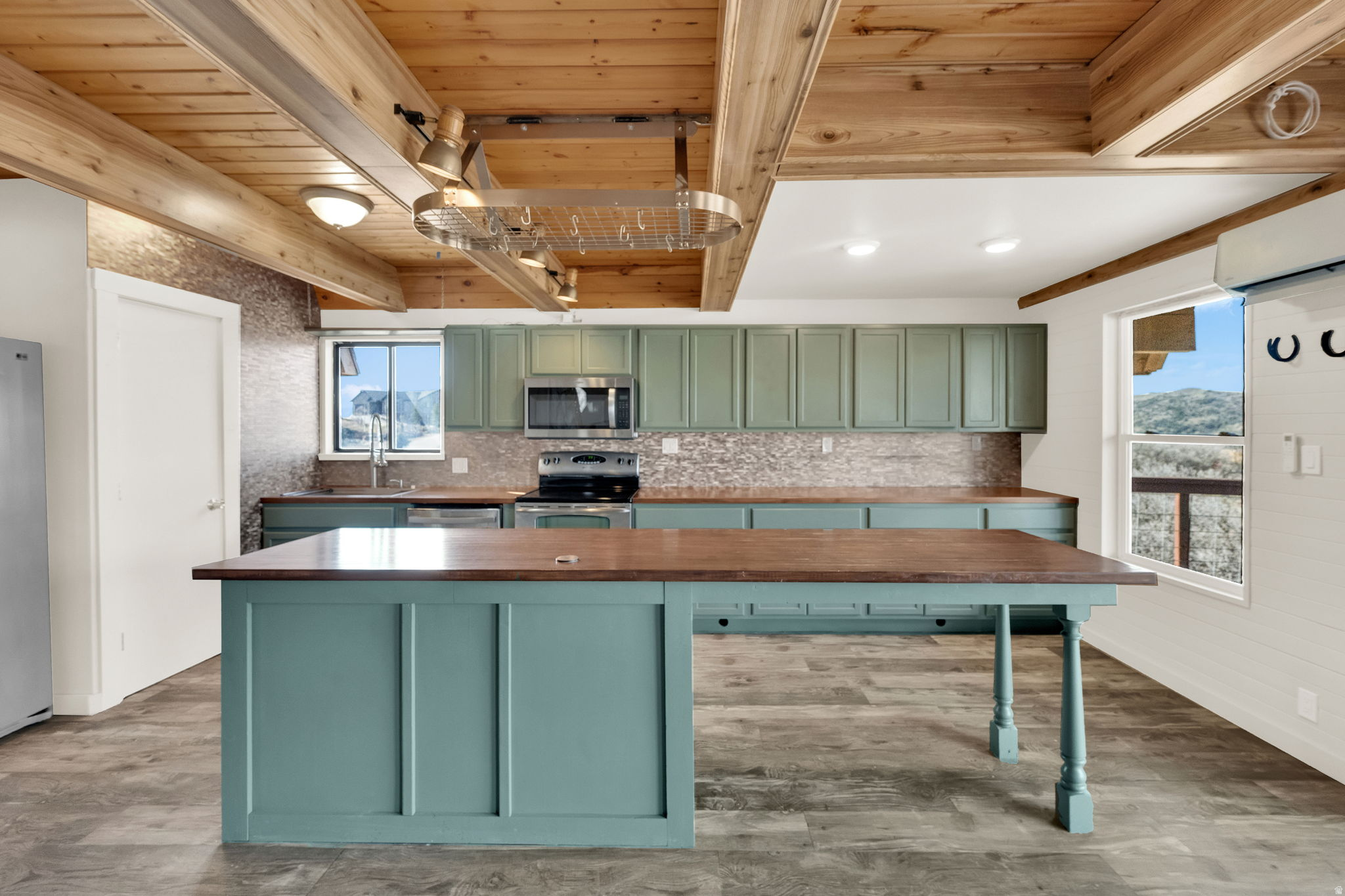 TIMBER LAKES - Residential
