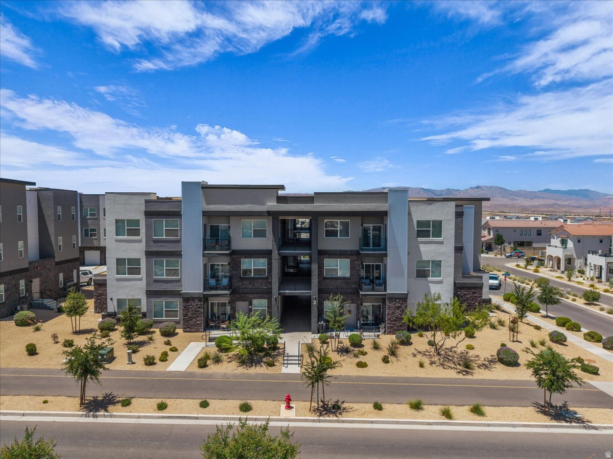 DESERT COLOR ABURN HILLS CONDOS - Residential