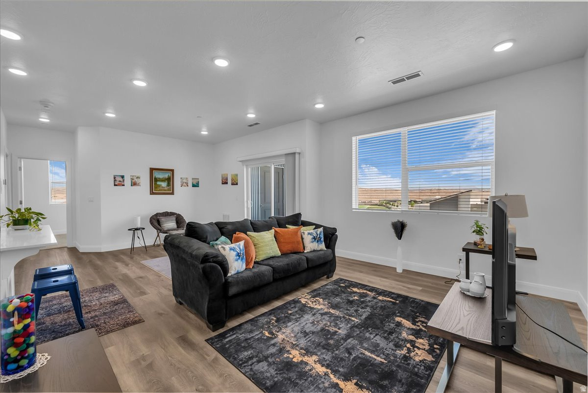 DESERT COLOR ABURN HILLS CONDOS - Residential