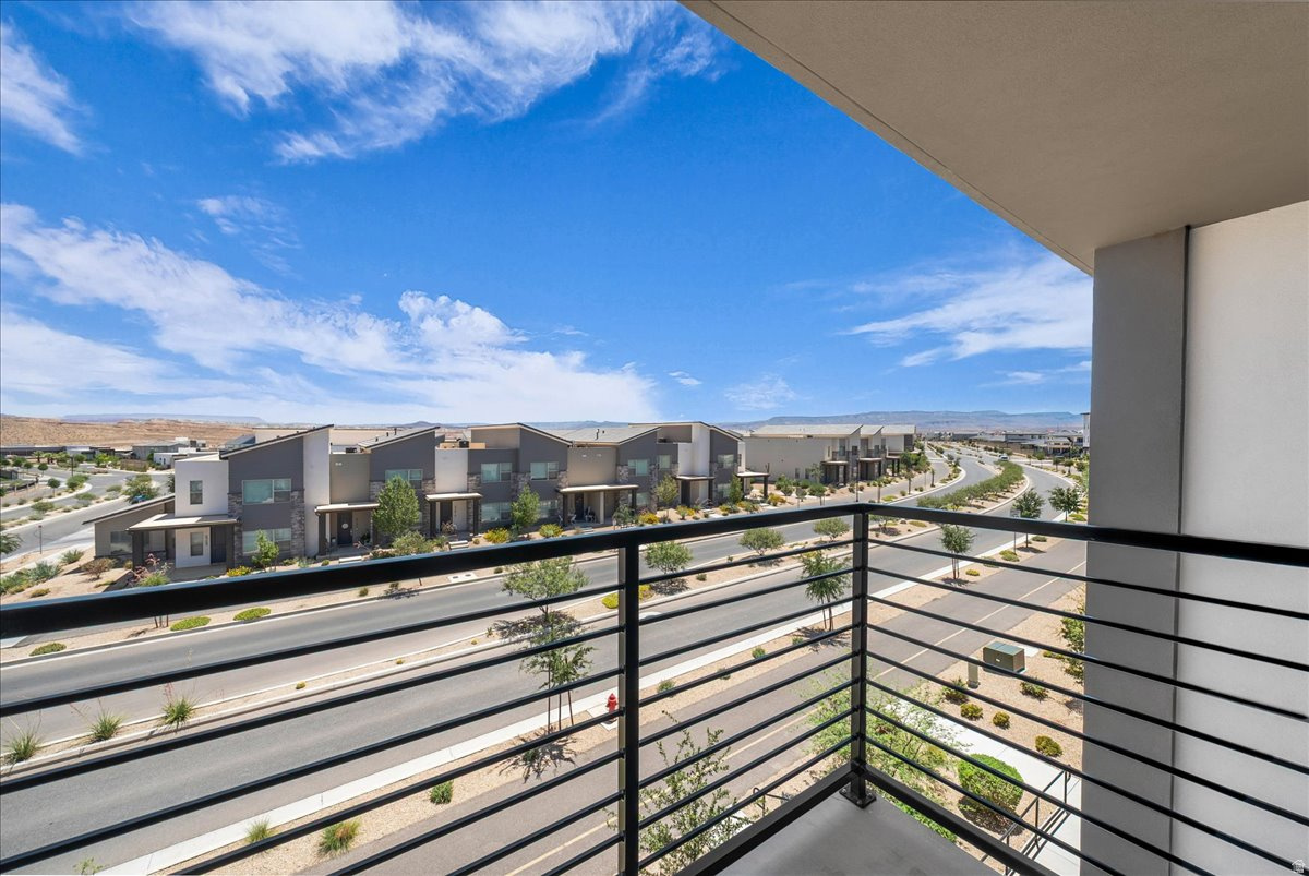 DESERT COLOR ABURN HILLS CONDOS - Residential