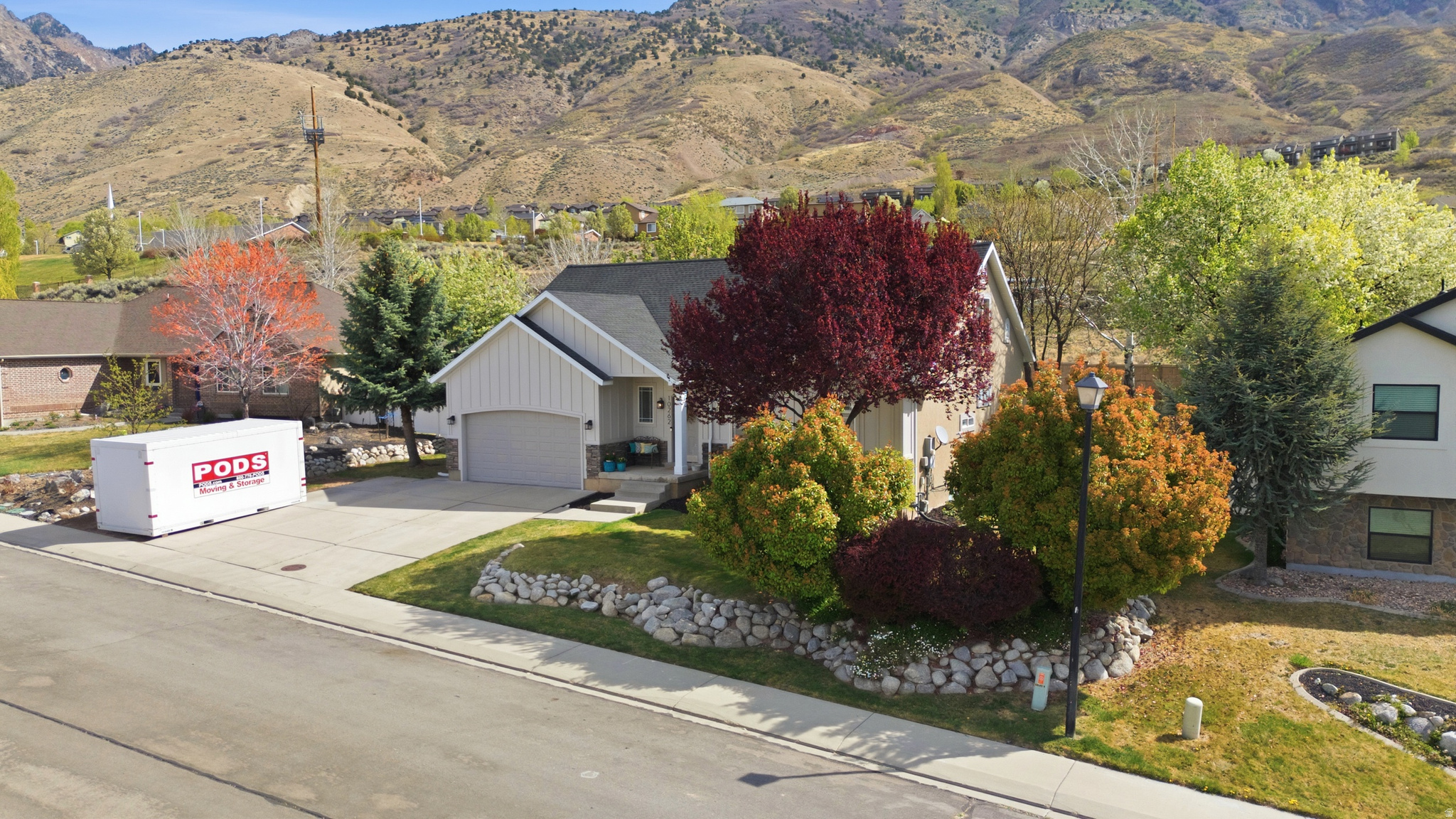 RED OAKS - Residential