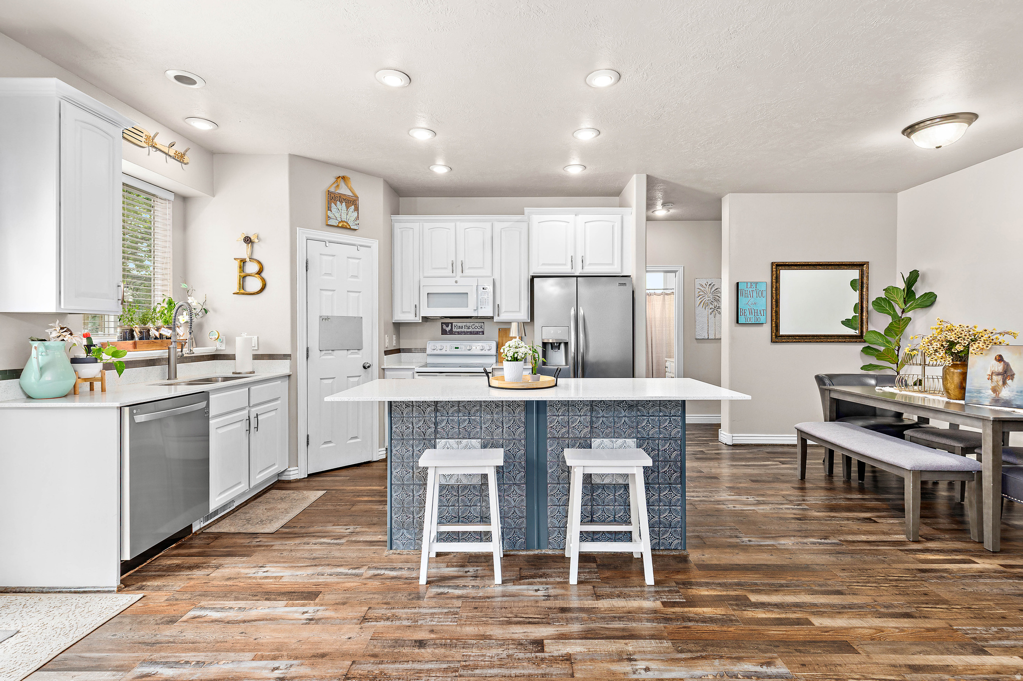 RED OAKS - Residential