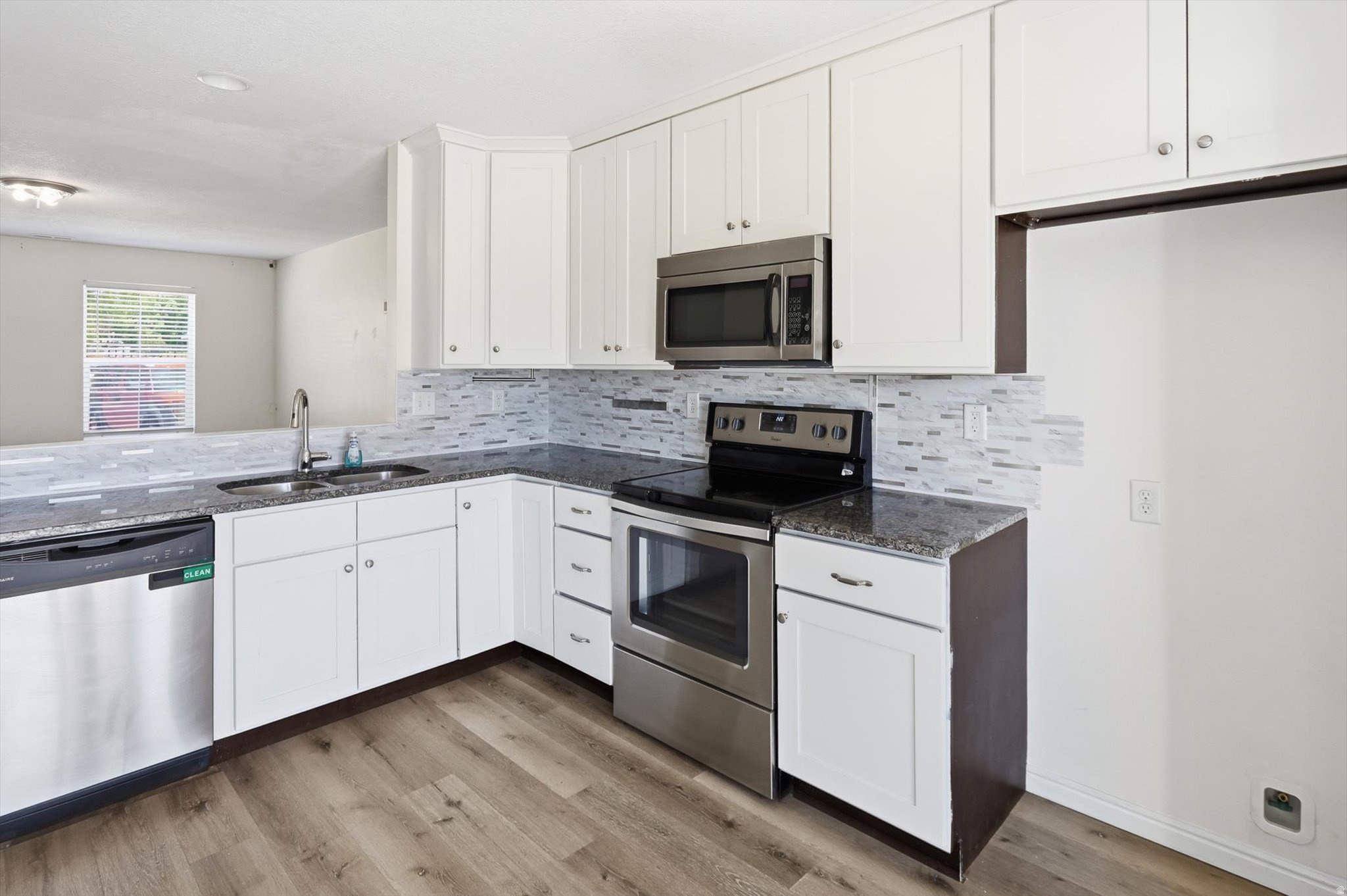 SUNSET PLACE - Residential