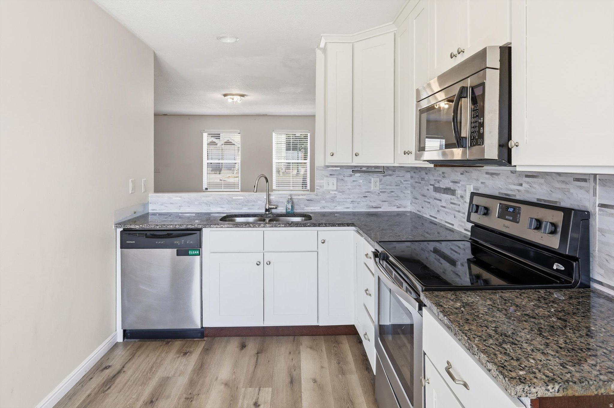 SUNSET PLACE - Residential