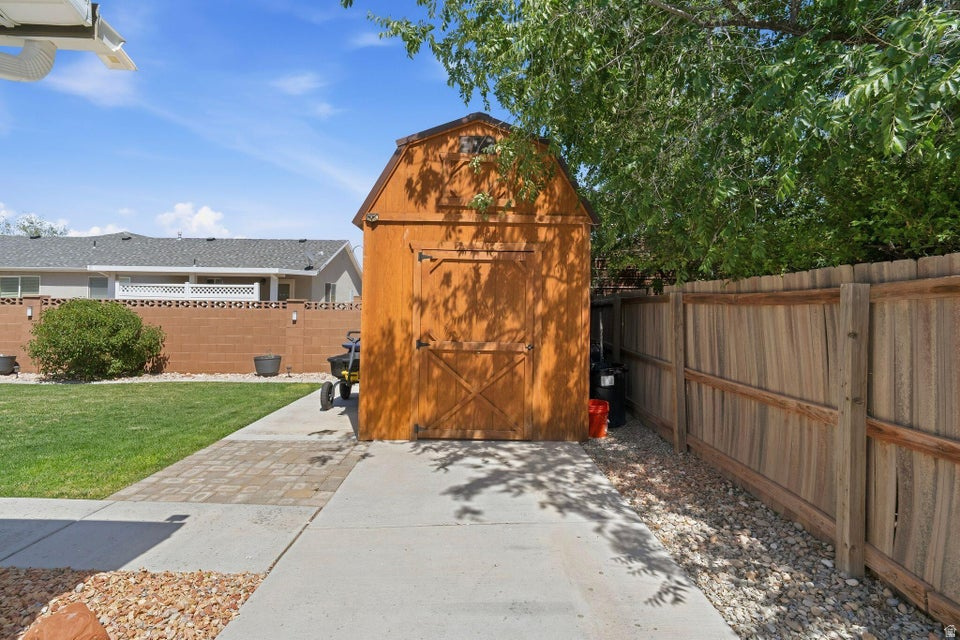 HUNTER GLENN SUBDIVISION - Residential