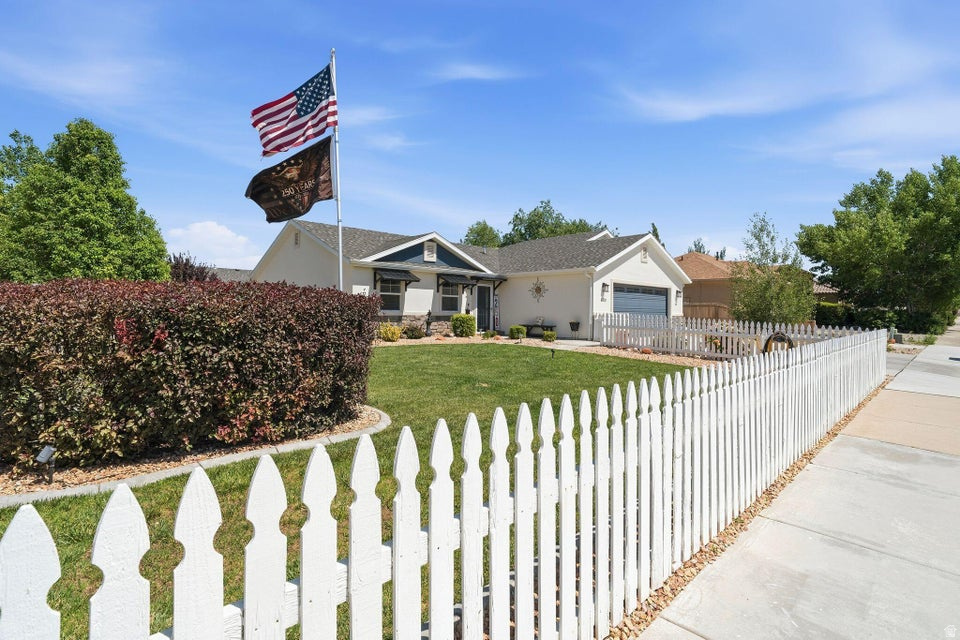 HUNTER GLENN SUBDIVISION - Residential