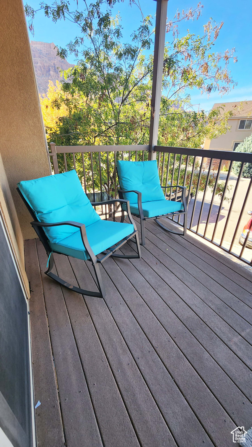 REDCLIFF CONDOS - Residential