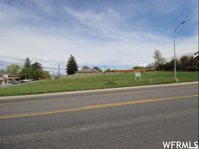 Price Reduced! Prime Commercial location!! Very high traffic count with over 15,600 cars per day!  This street, 100 West,   is  also State Road 198  and is one of the busiest streets in Payson.  Great corner lot for commercial, Retail, Professional Office Building, Automotive, Car Wash, fast food, etc.  Side walk and curb and gutter are already in on the west side. Sewer and water access are in the road. Only a few blocks north of the new Payson High School.