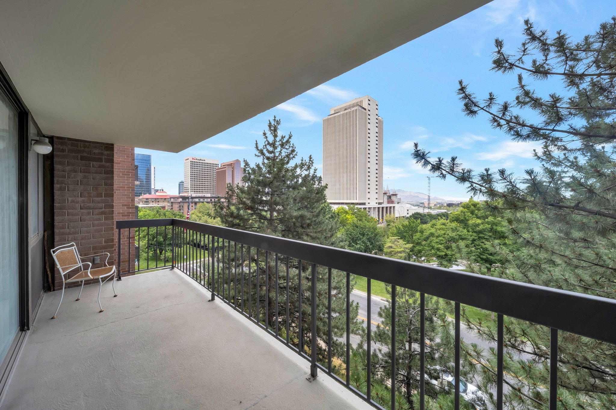 CANYON ROAD TOWERS - Residential