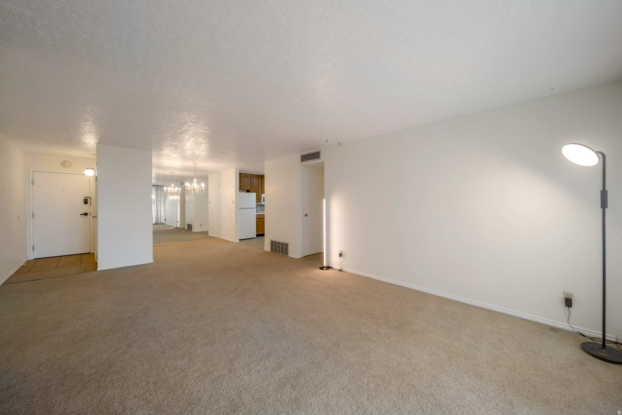 CANYON ROAD TOWERS - Residential