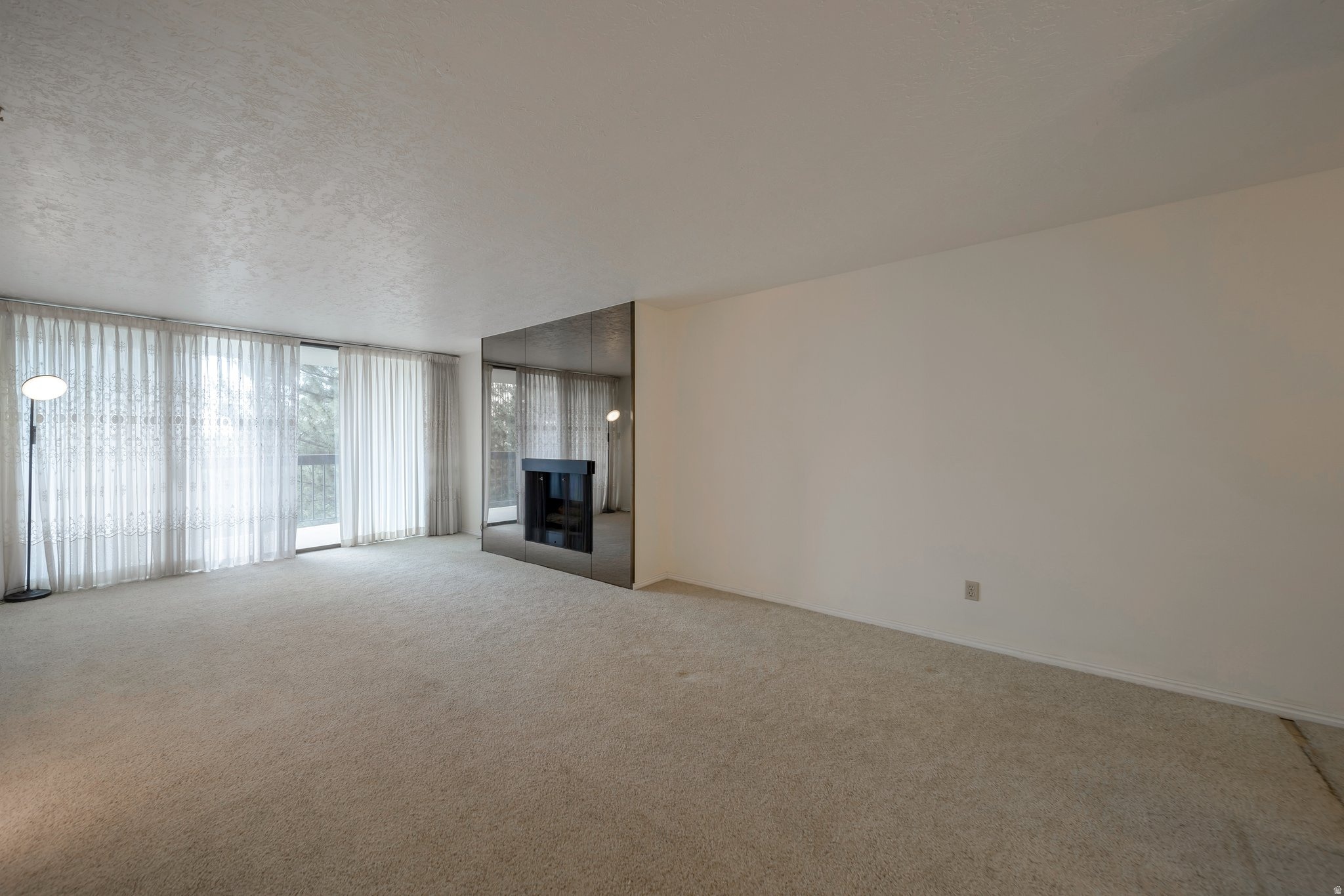 CANYON ROAD TOWERS - Residential