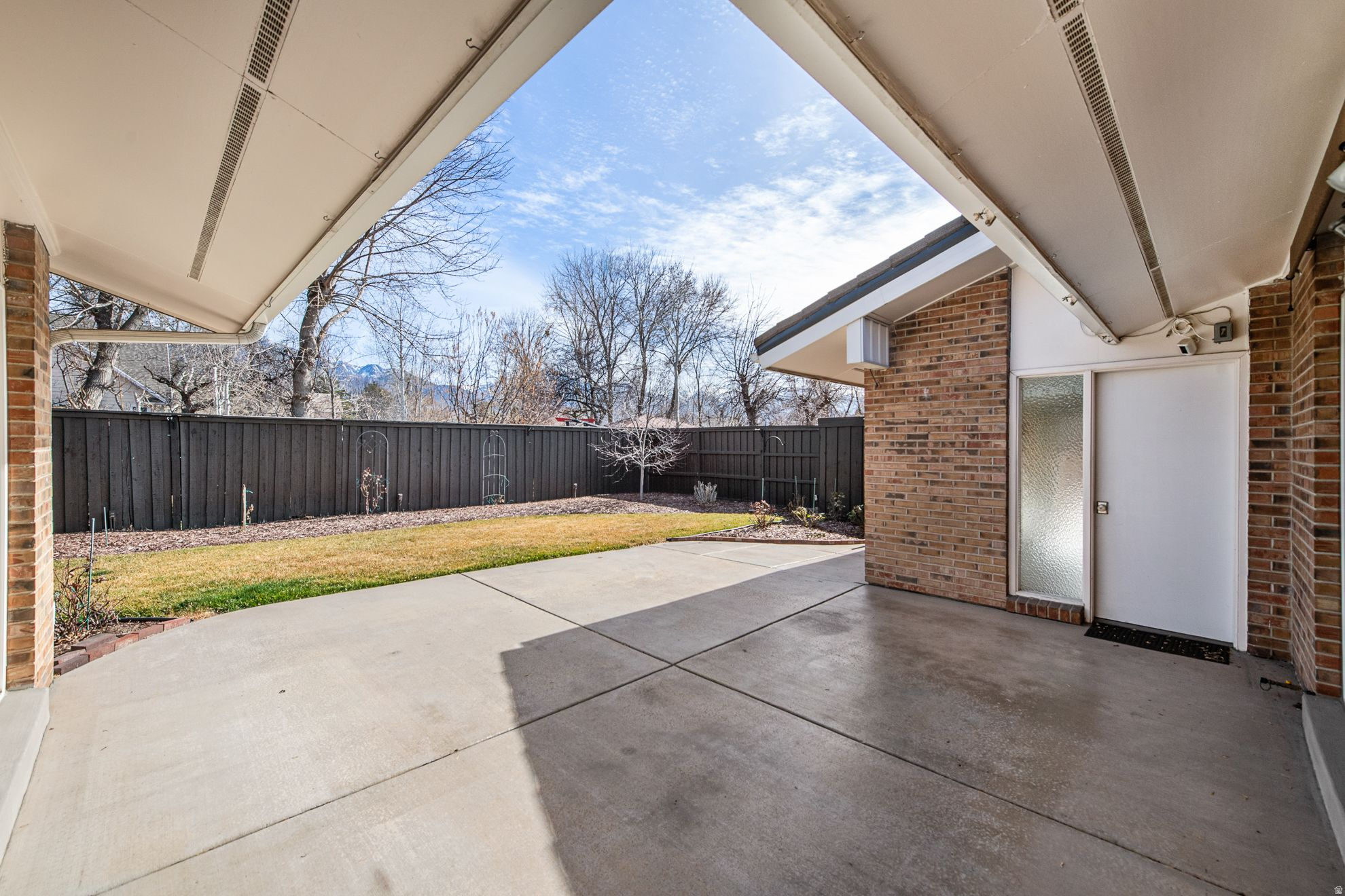 THREE FOUNTAINS - Residential