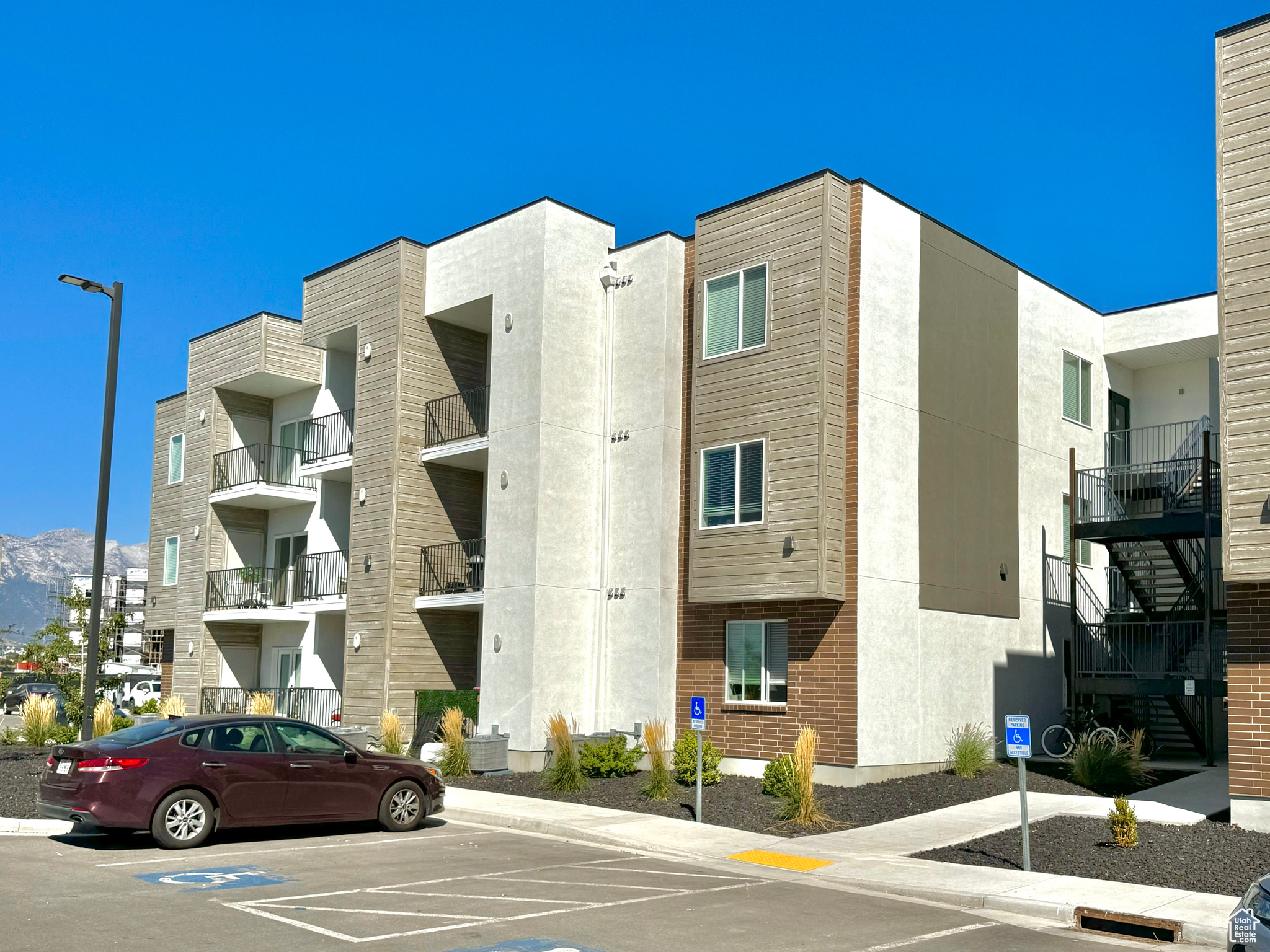 THE YARD - Residential