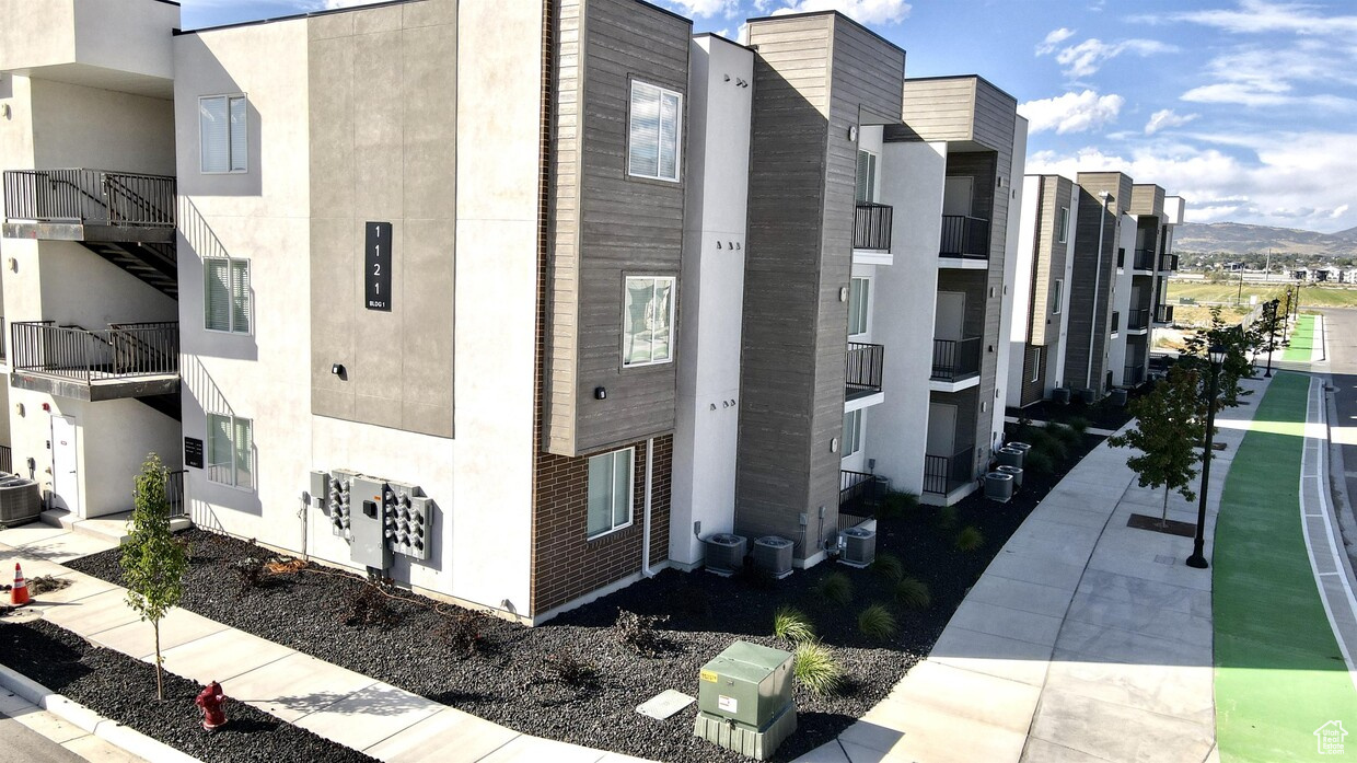 THE YARD - Residential