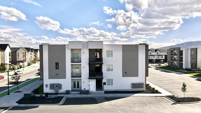 THE YARD - Residential