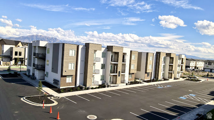 THE YARD - Residential