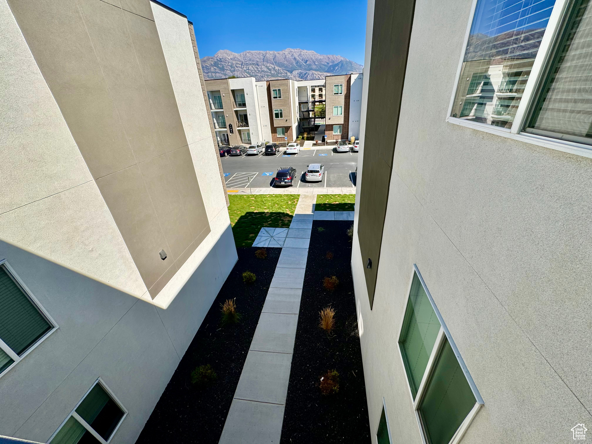 THE YARD - Residential