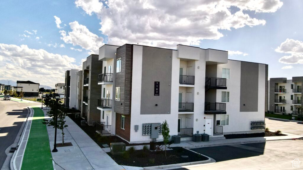 THE YARD - Residential