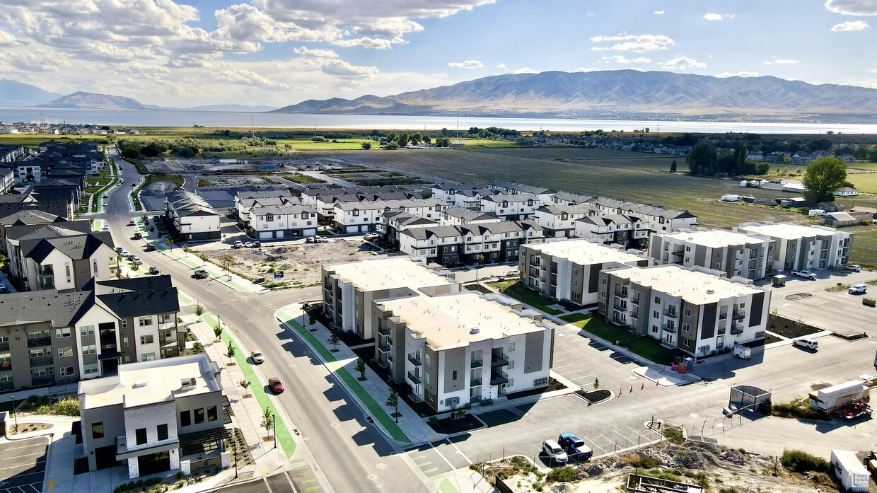 THE YARD - Residential