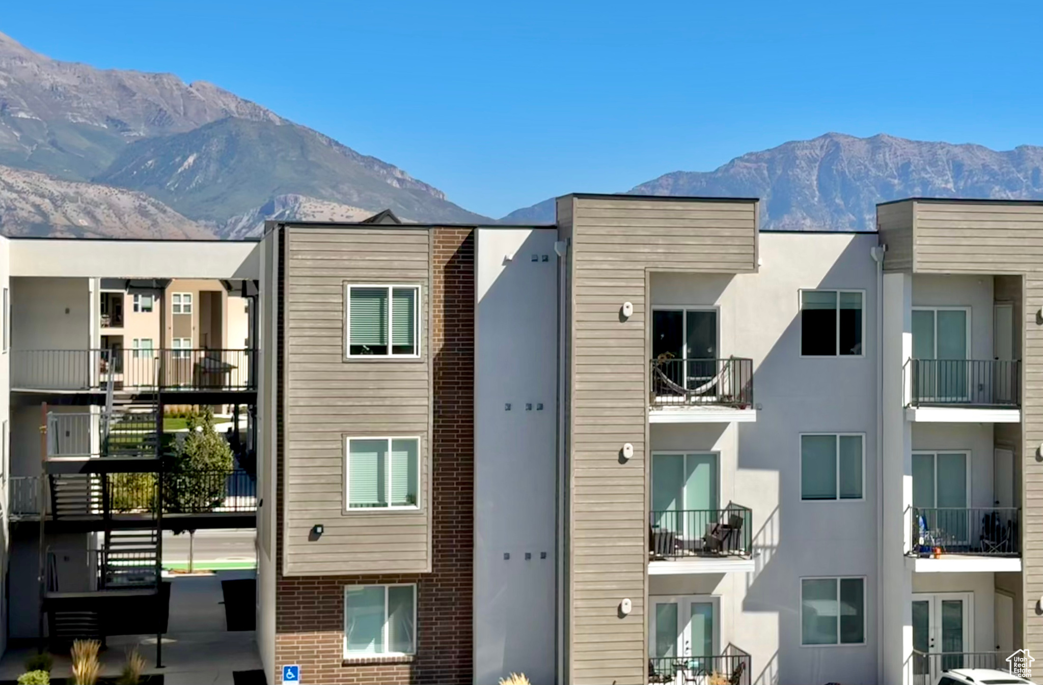 THE YARD - Residential