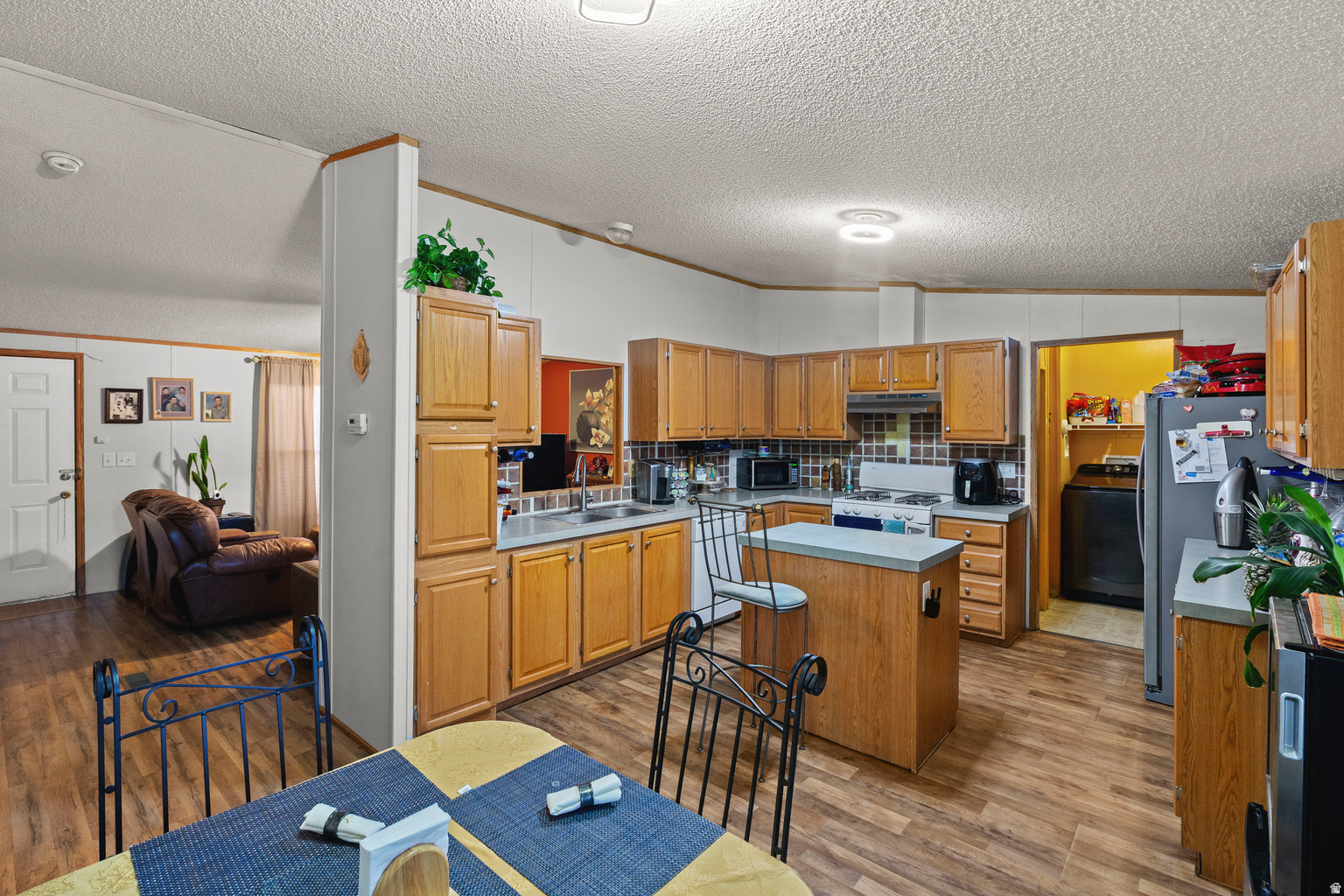 WESTERN ESTATES - Residential
