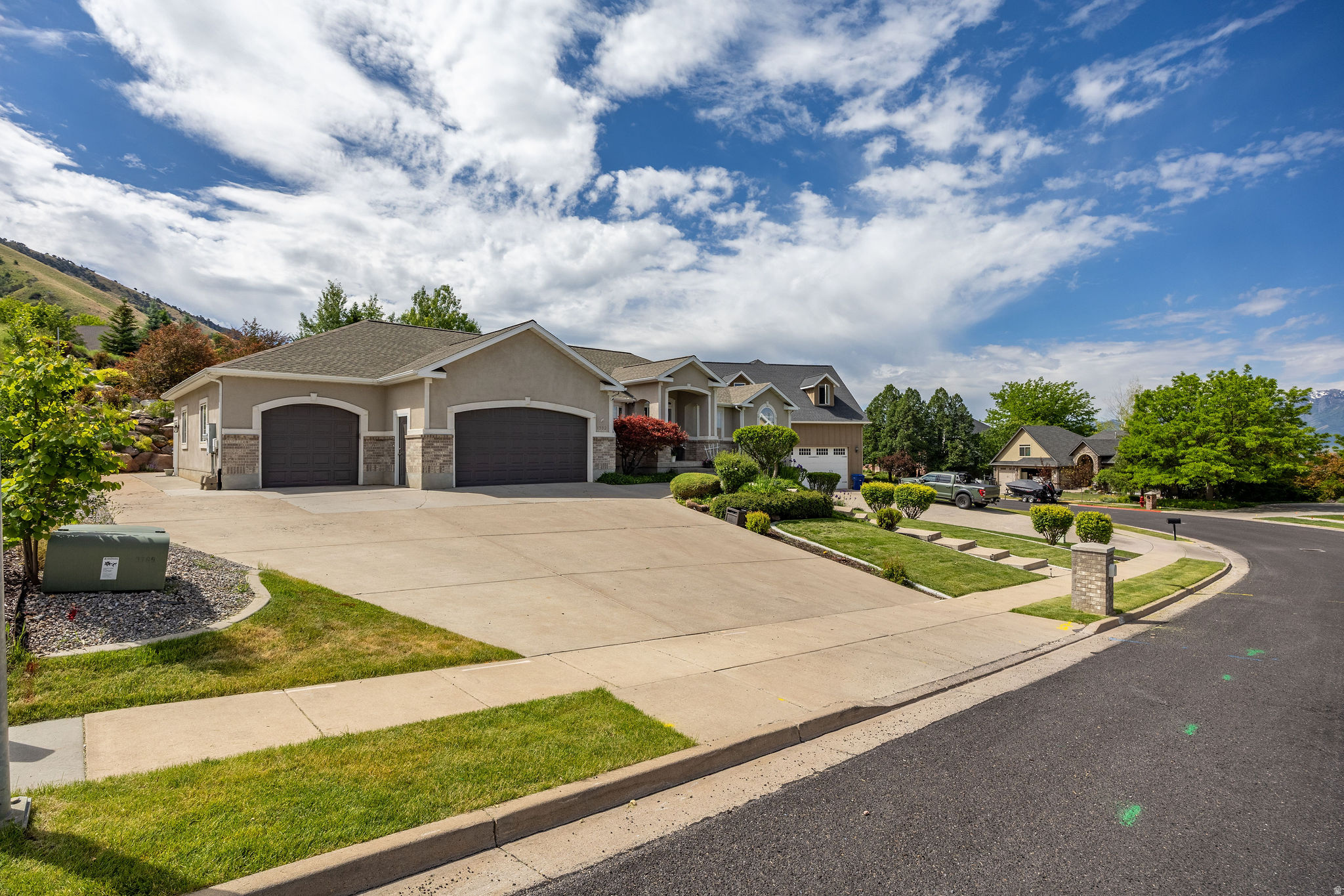 DRY CANYON - Residential