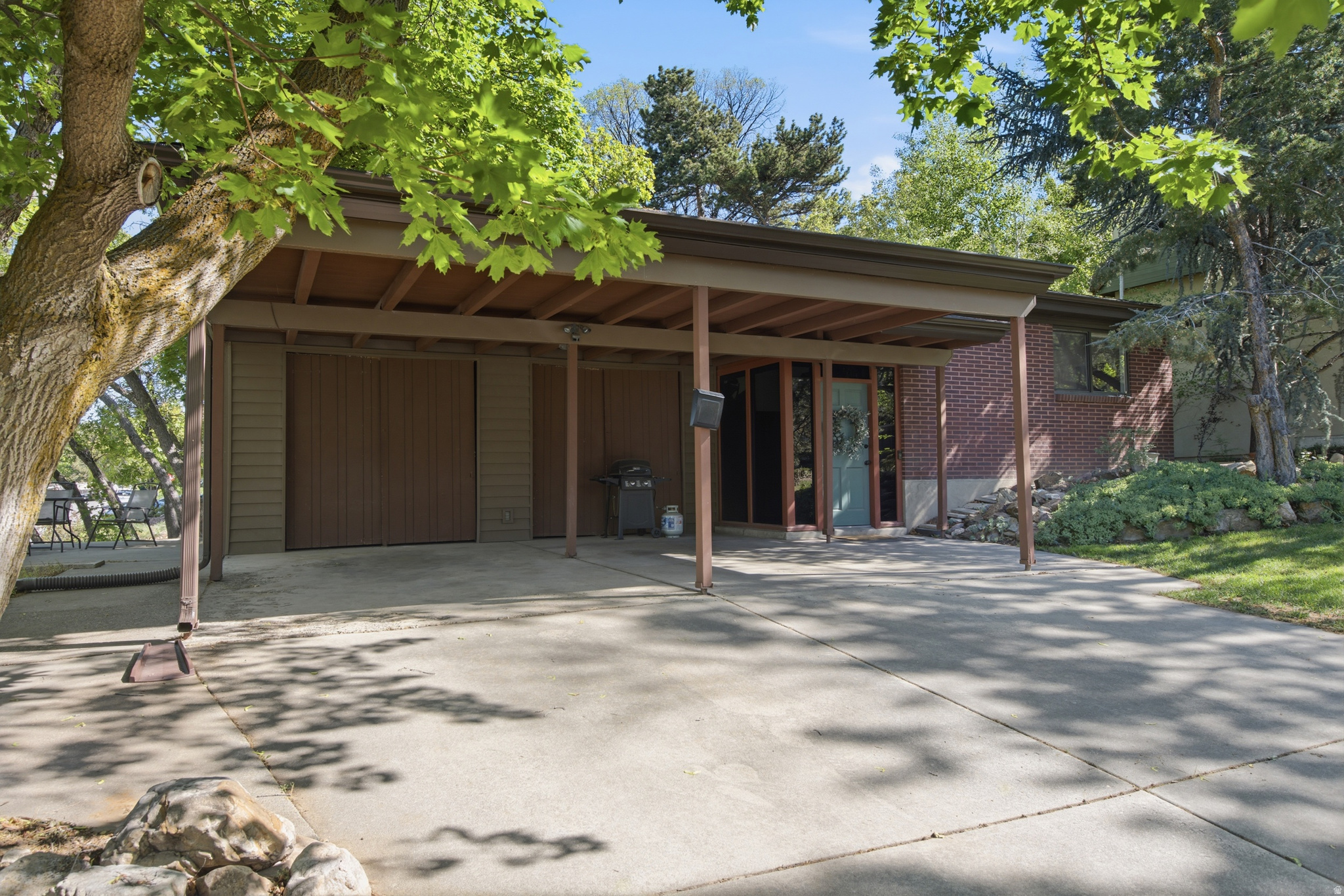 HOLLADAY HILLS - Residential