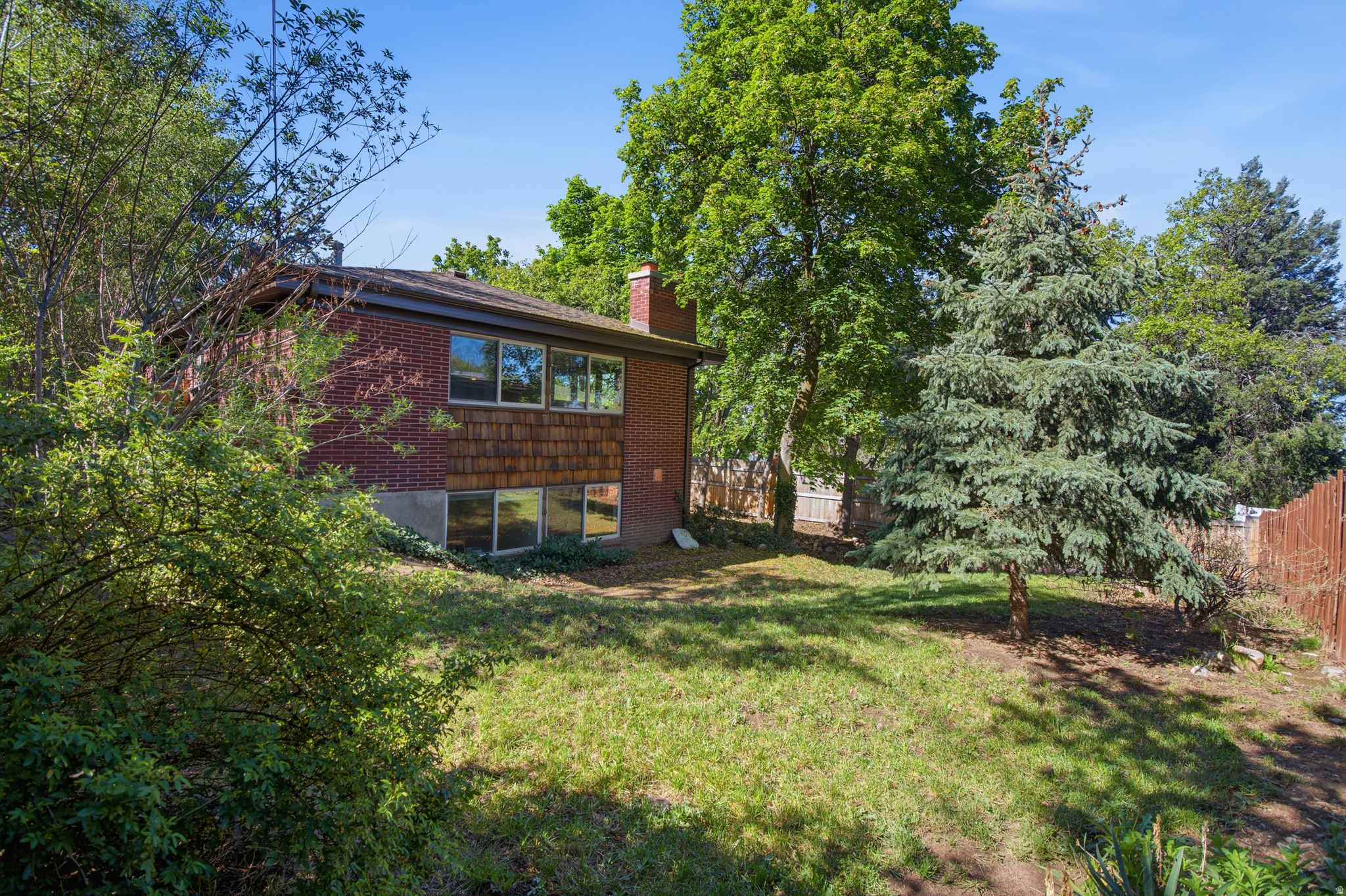HOLLADAY HILLS - Residential